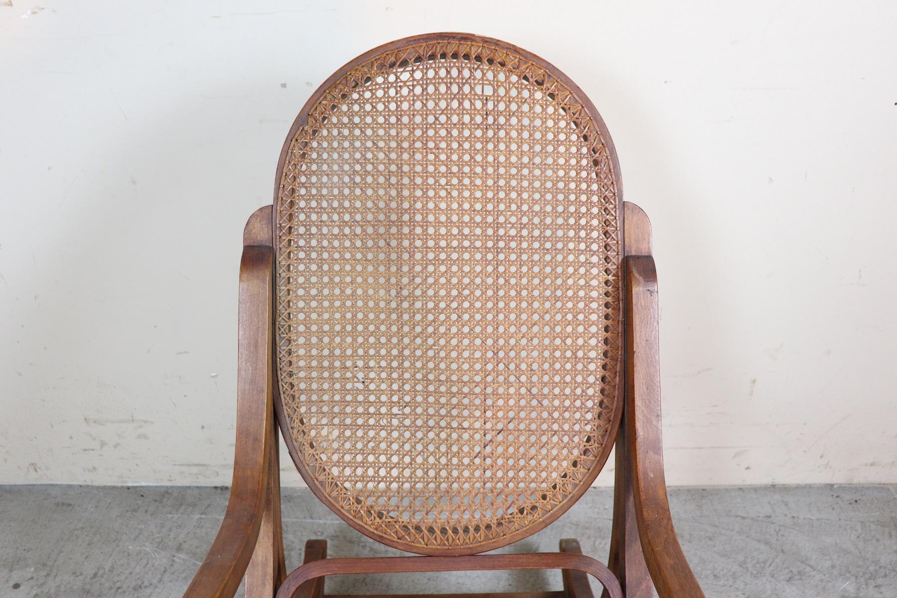 20th Century Italian Bent Beech Rocking Chair in the Style of Gebrüder Thonet 1