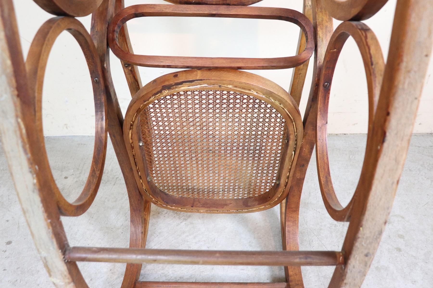 20th Century Italian Bent Beech Rocking Chair in the Style of Gebrüder Thonet 4