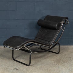 20th Century Italian Black Leather Chaise Lounge After Le Corbusier c.1980