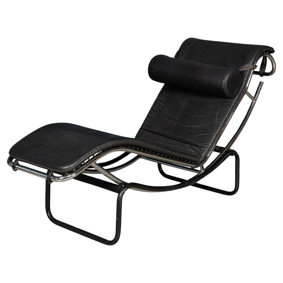 20th Century Italian Black Leather Chaise Lounge After Le Corbusier c.1980