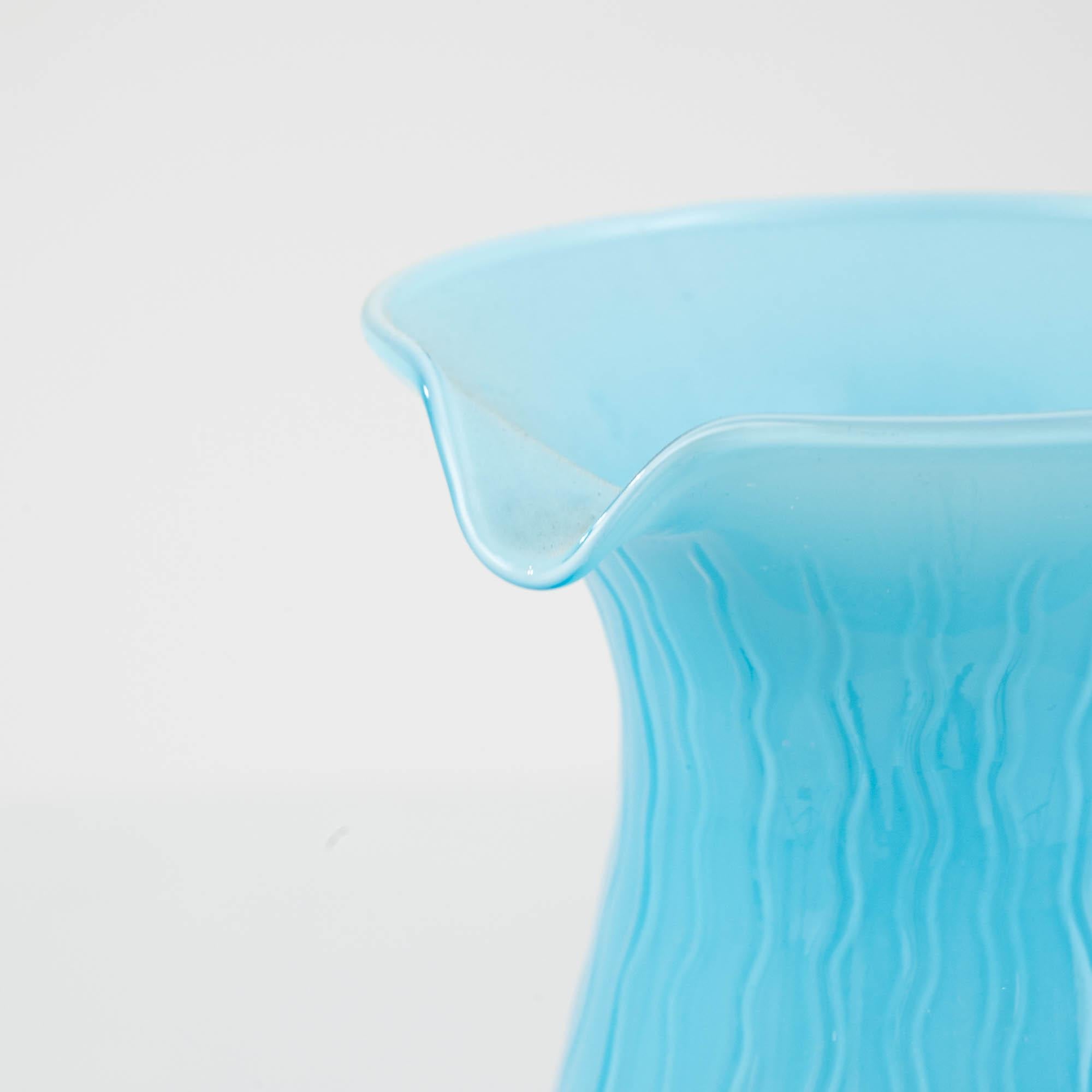 Verre Pichet italien en verre bleu du 20ème siècle en vente