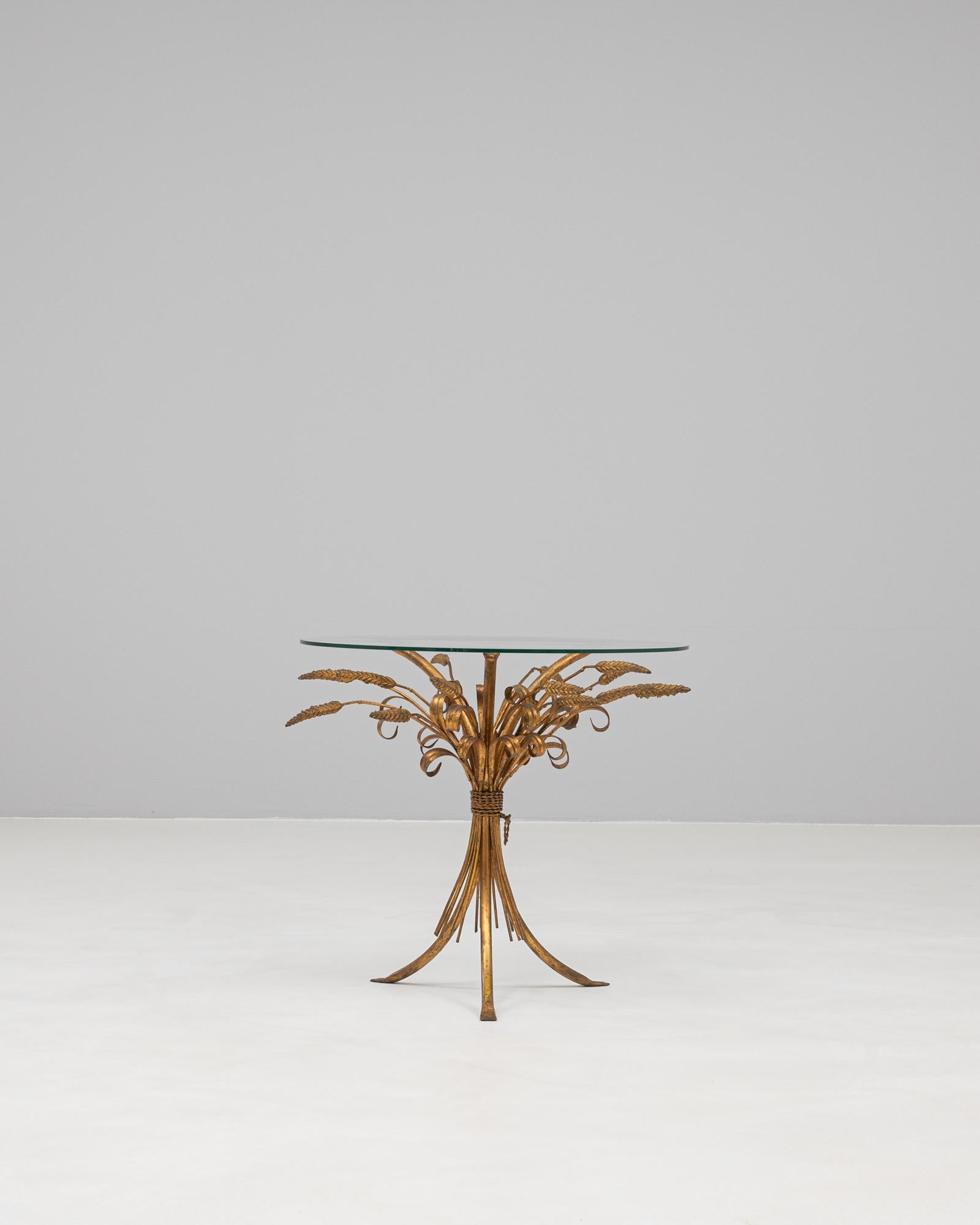 Mesa de centro italiana del siglo XX de latón con tapa de cristal en Bueno estado para la venta en High Point, NC