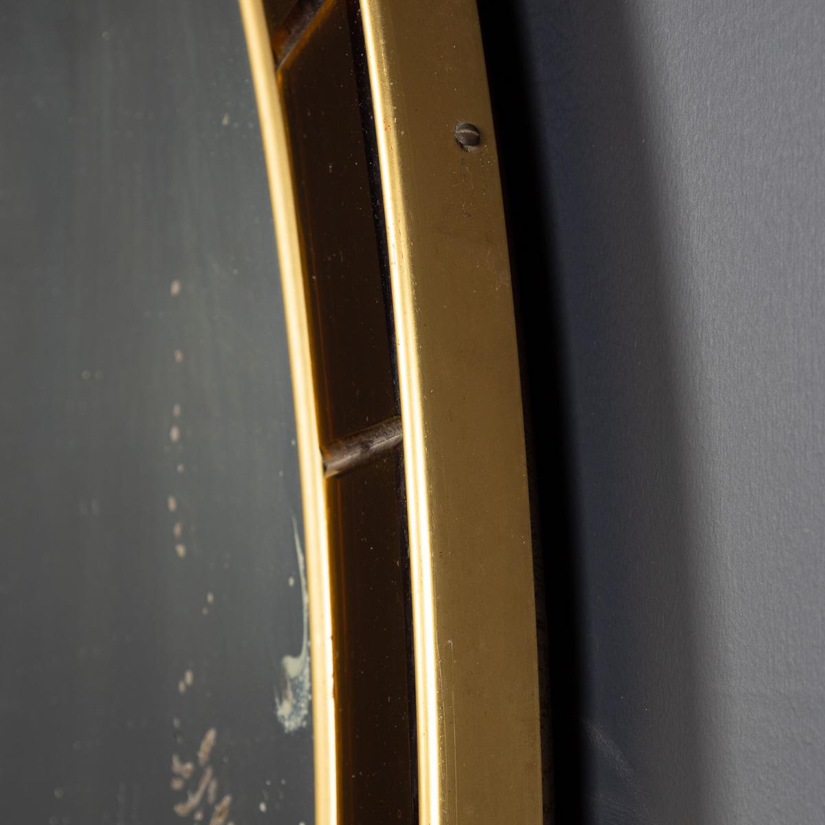 Miroir ovale italien du 20ème siècle en laiton et verre par Cristal Arte, vers 1950 en vente 6