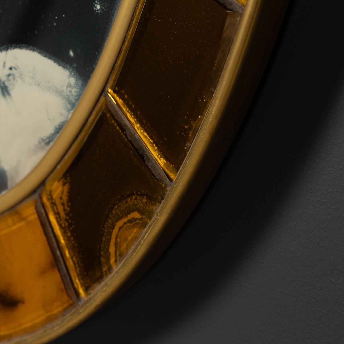 20ième siècle Miroir ovale italien du 20ème siècle en laiton et verre par Cristal Arte, vers 1950 en vente