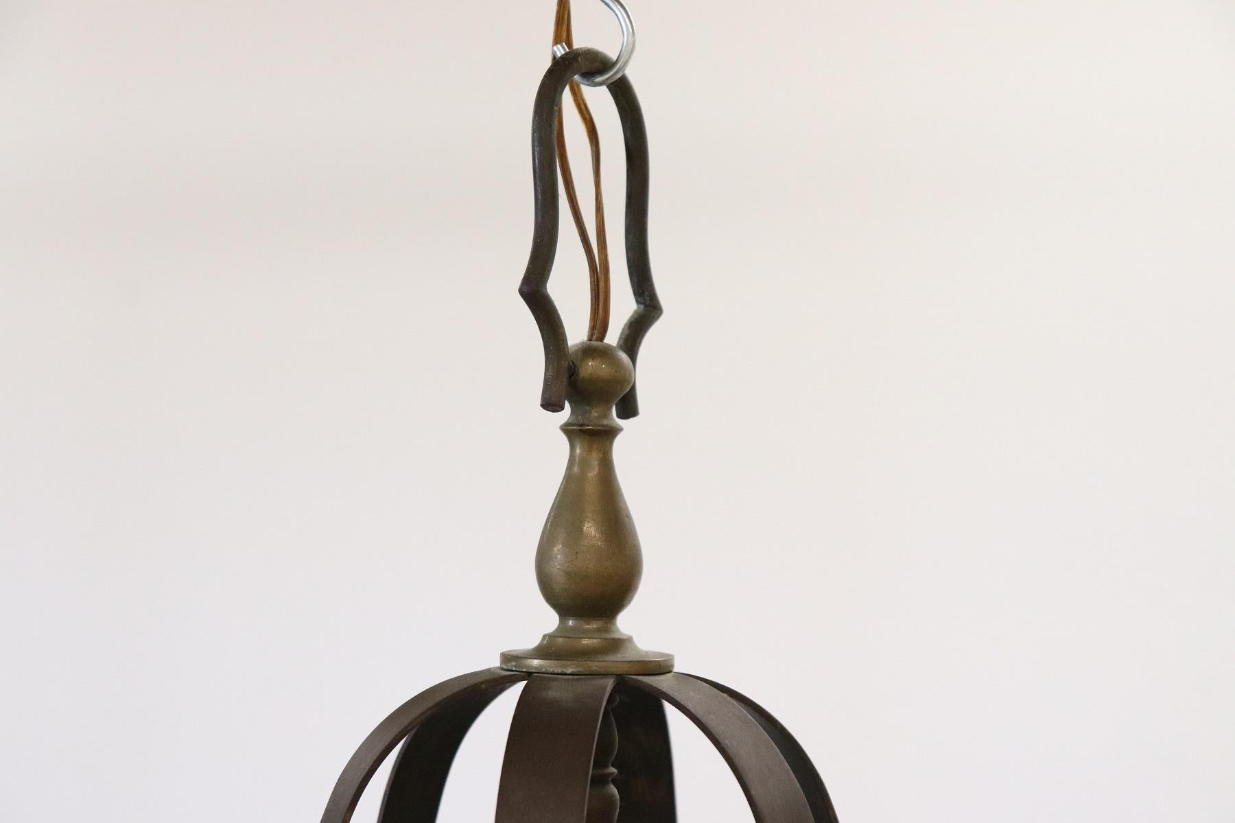 Beautiful hexagonal brass lantern with three internal lights. Used condition. It is possible to add rings to the chain to have it longer.