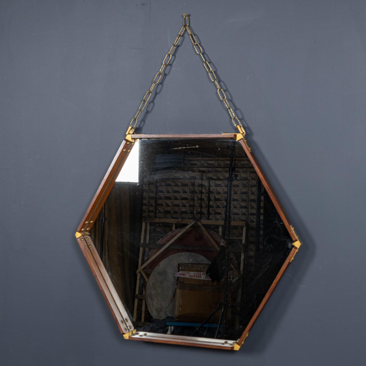 Autre Miroir hexagonal italien du 20e siècle en laiton et Wood C.C. en vente
