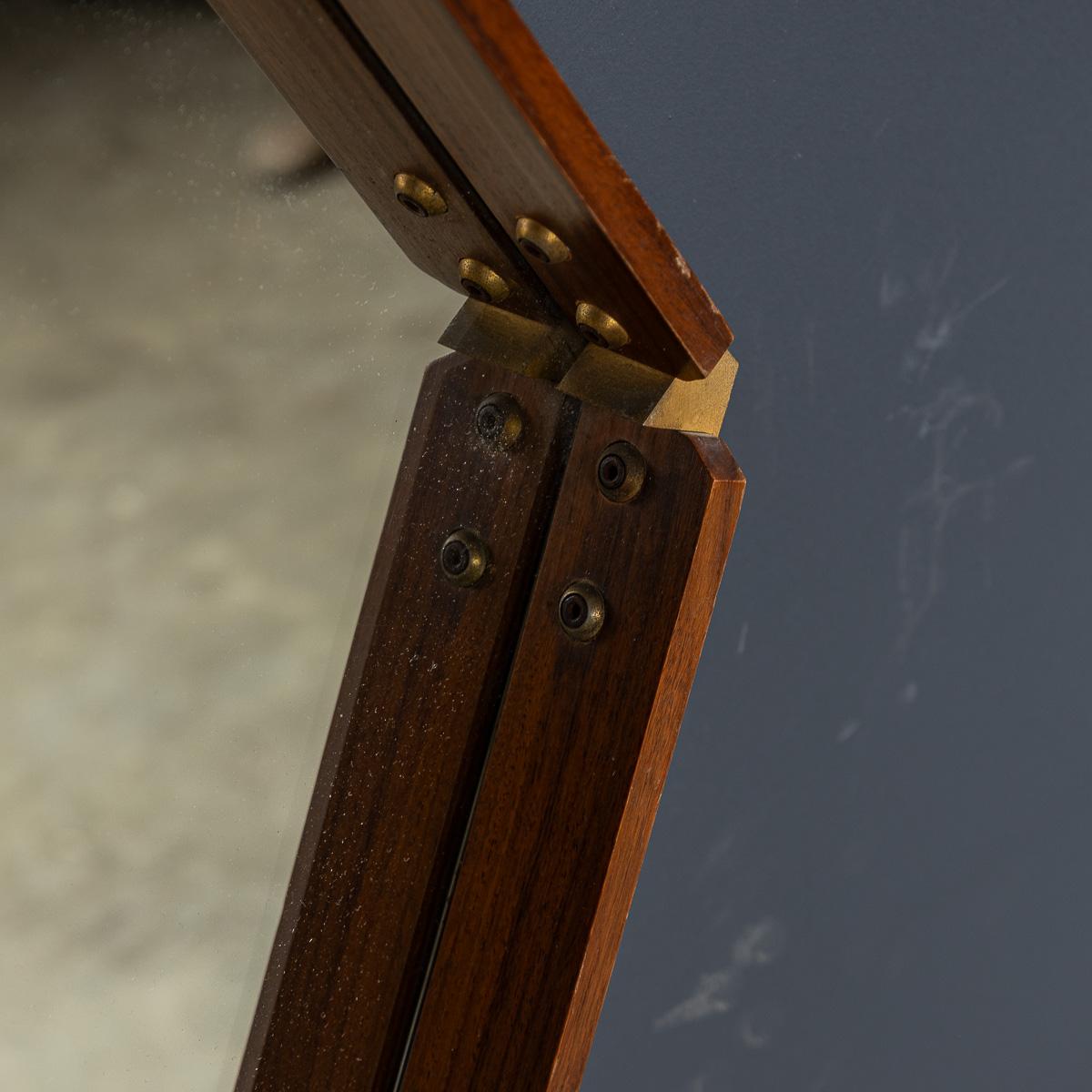 Miroir hexagonal italien du 20e siècle en laiton et Wood C.C. en vente 2