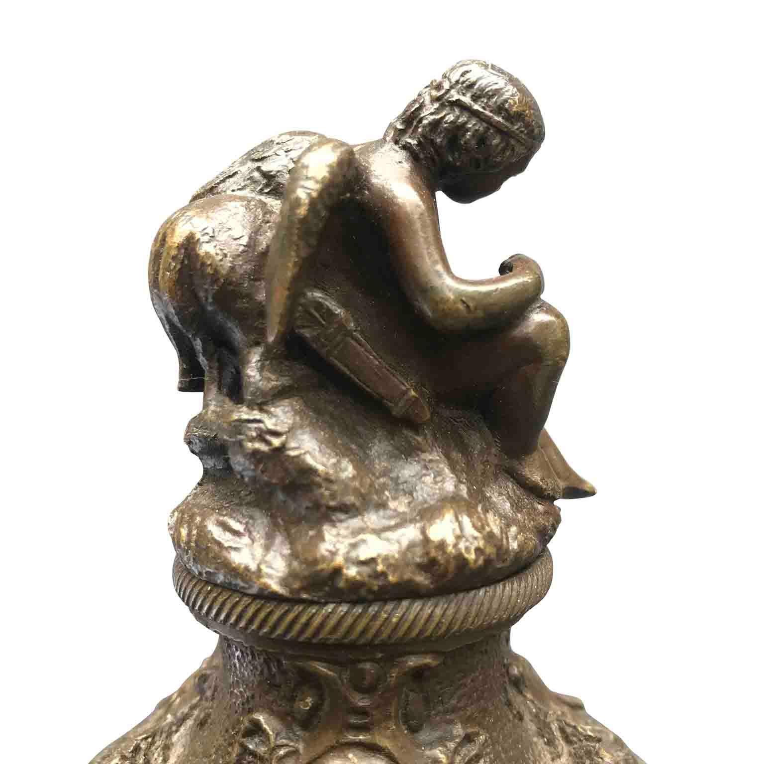 20th Century Italian Bronze Inkwell with Bull Heads and Putti Embracing Lion For Sale 2