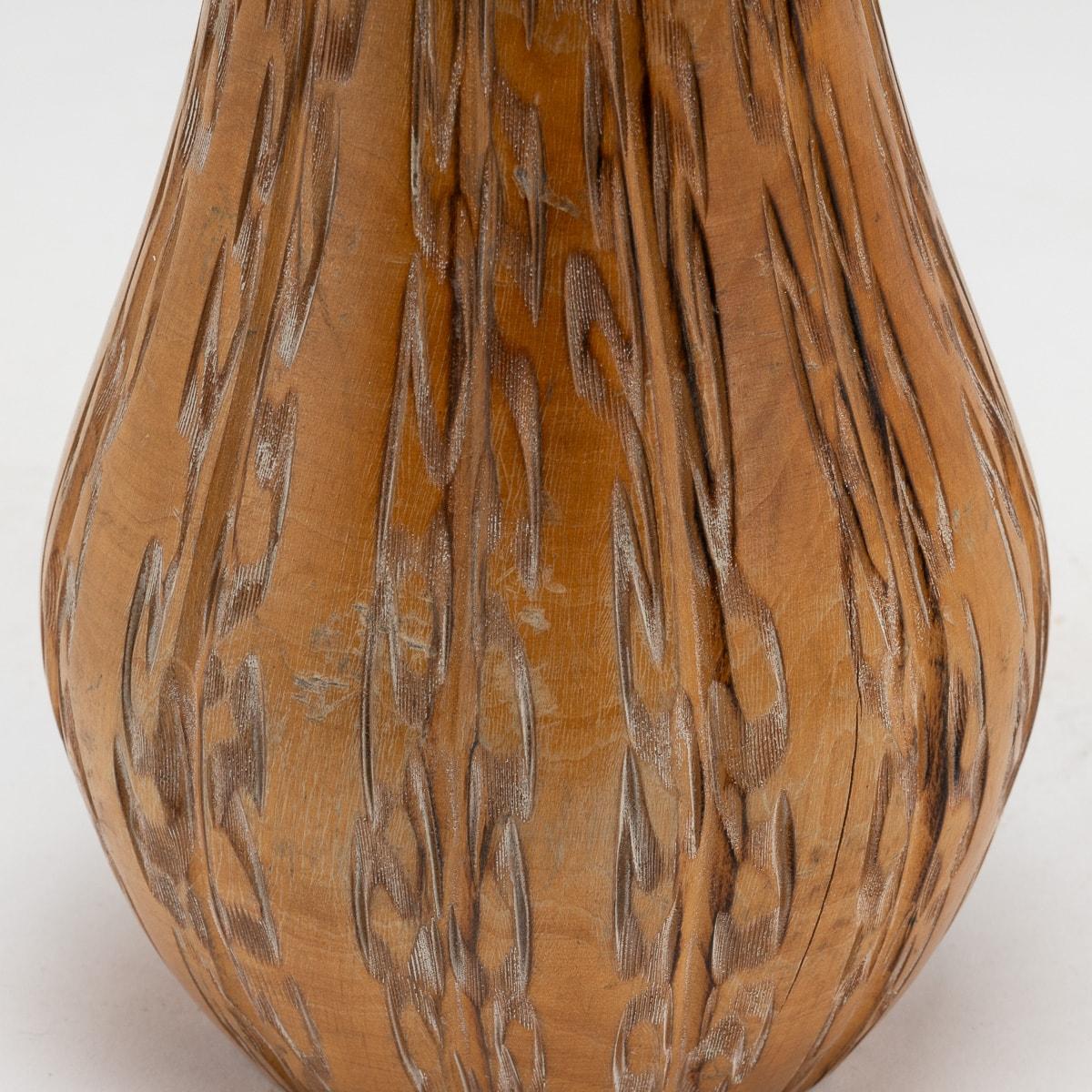 20th Century Italian Carved Wood Flask By Aldo Tura For Macabo c.1960 For Sale 5