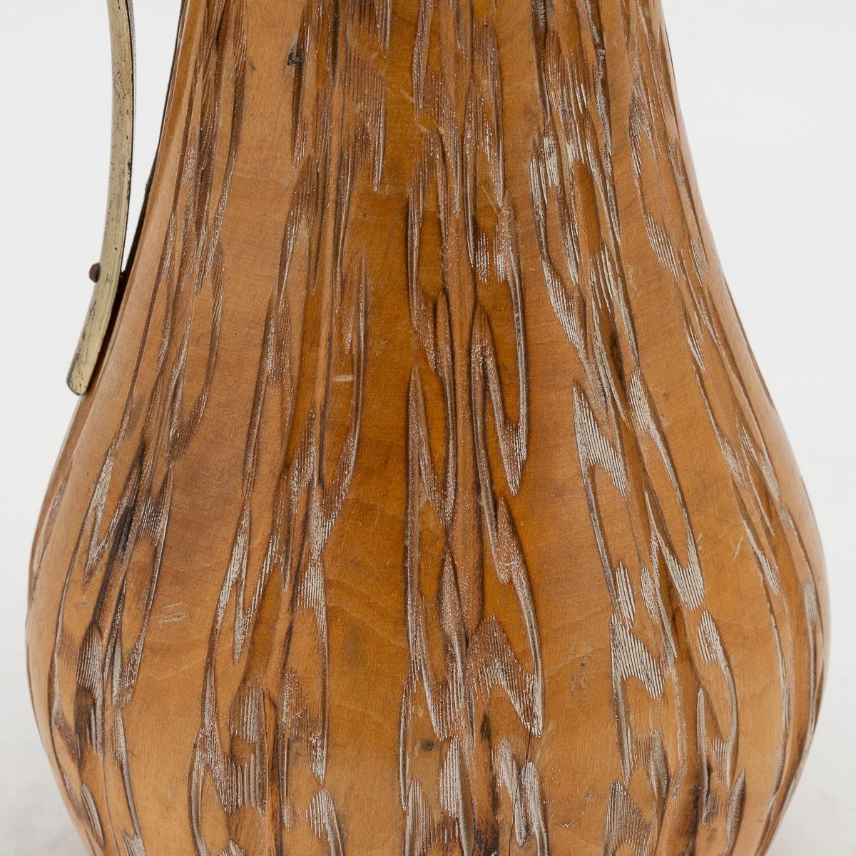 20th Century Italian Carved Wood Flask By Aldo Tura For Macabo c.1960 For Sale 3