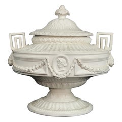 20th Century, Italian Ceramic Centerpiece Bowl in Neoclassical Style