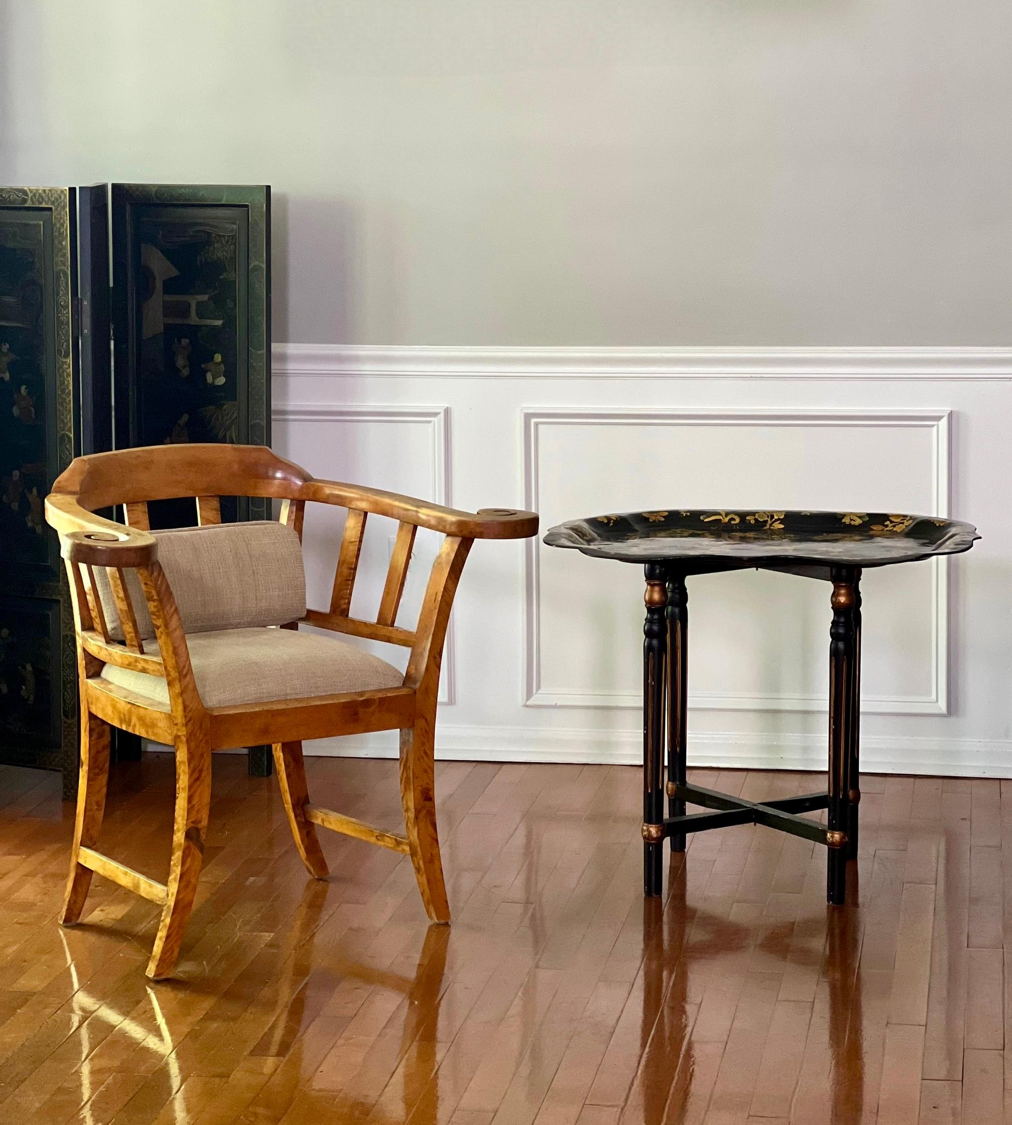 Table à plateaux en tôle laquée et dorée, style Chinoiserie italienne du 20e siècle en vente 8