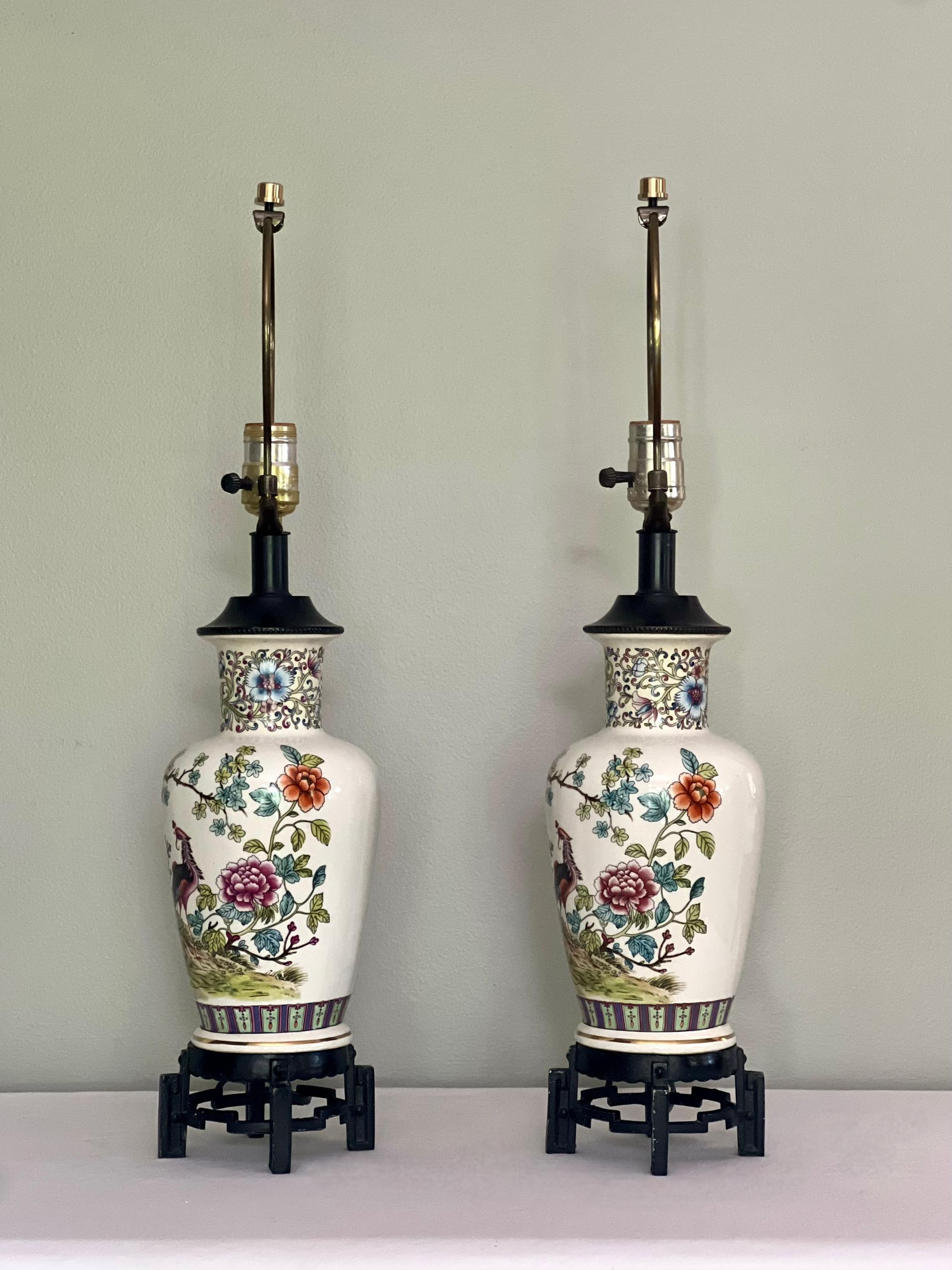 Hand-Painted 20th Century Italian Chinoiserie White Porcelain Table Lamps with Peacock Birds For Sale