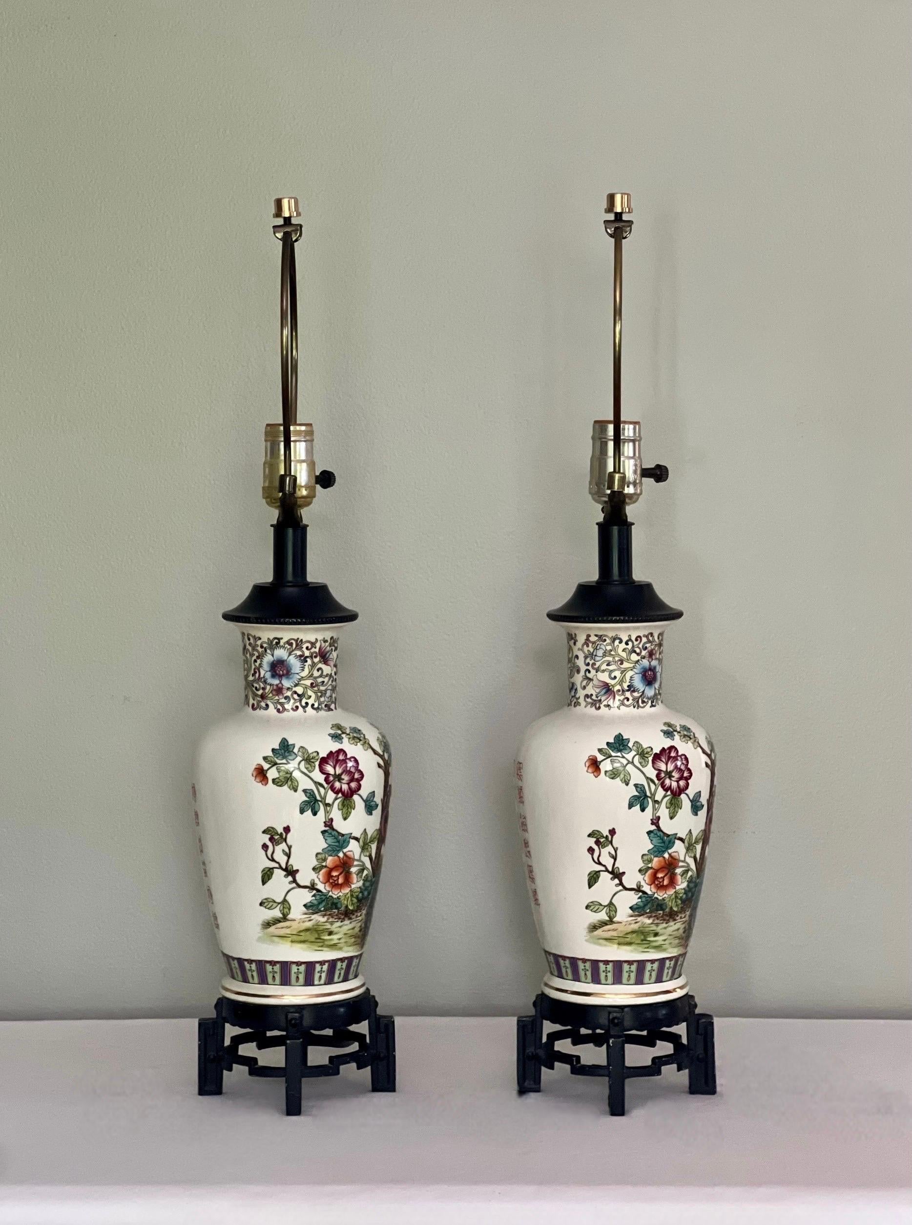 20th Century Italian Chinoiserie White Porcelain Table Lamps with Peacock Birds For Sale 1