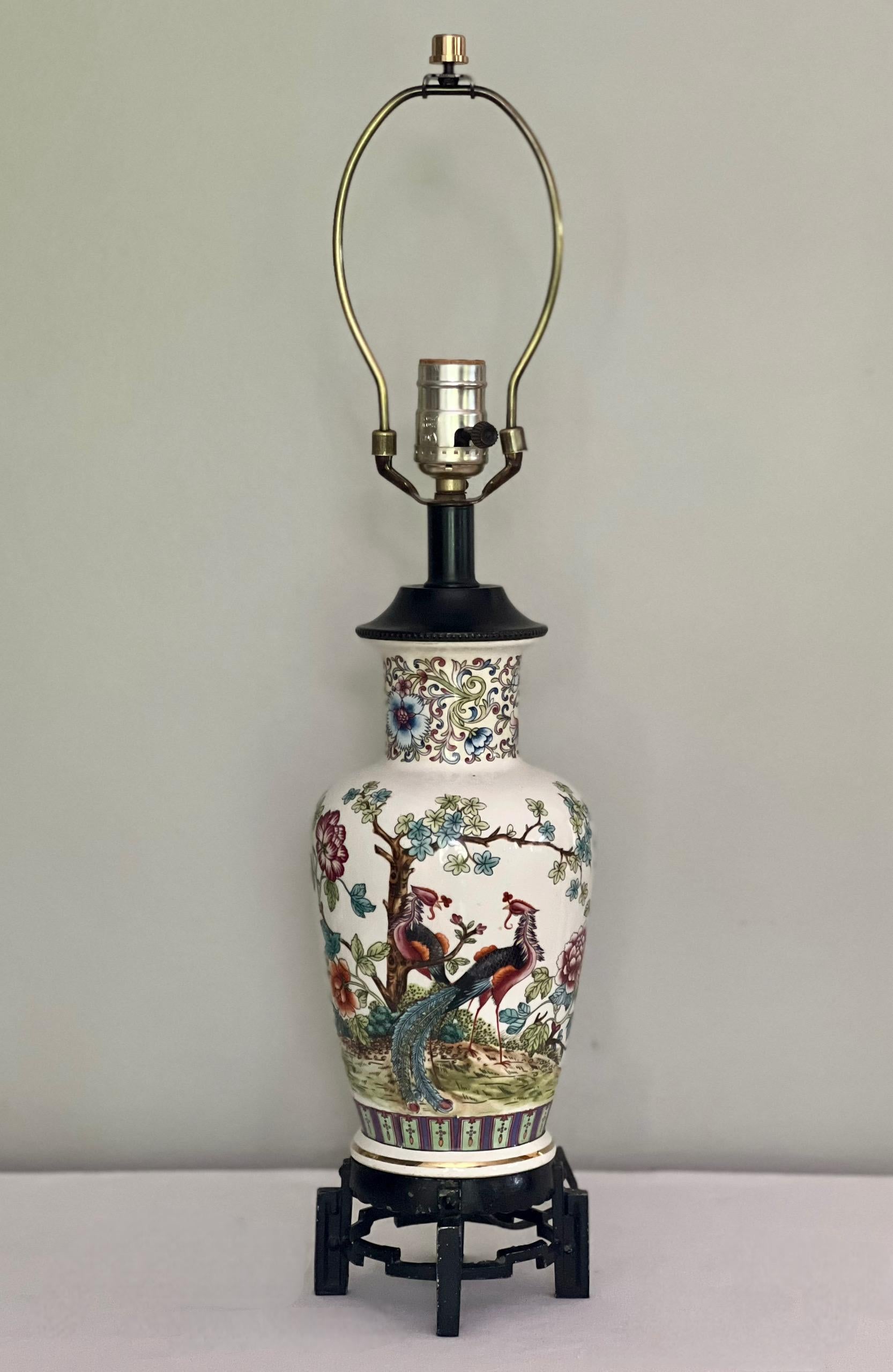 20th Century Italian Chinoiserie White Porcelain Table Lamps with Peacock Birds For Sale 4
