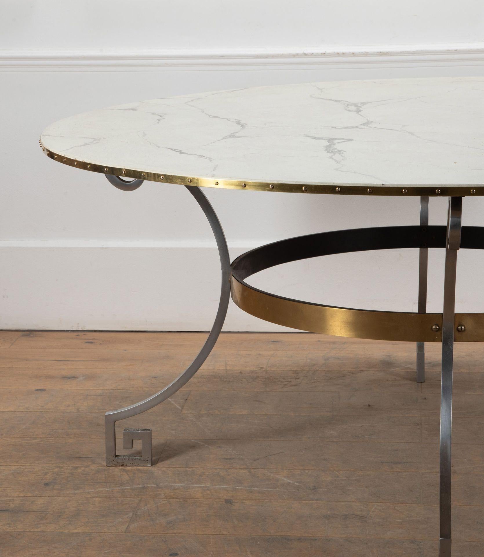 Mid-Century Modern Table de salle à manger circulaire italienne du 20e siècle en vente