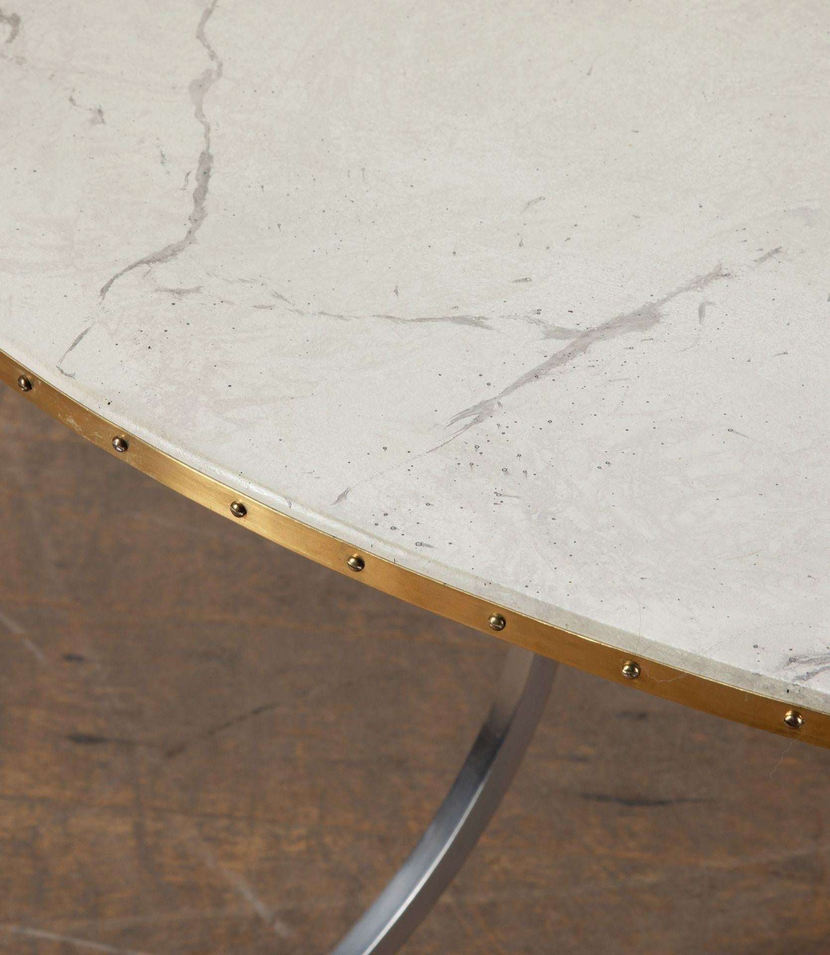 20ième siècle Table de salle à manger circulaire italienne du 20e siècle en vente
