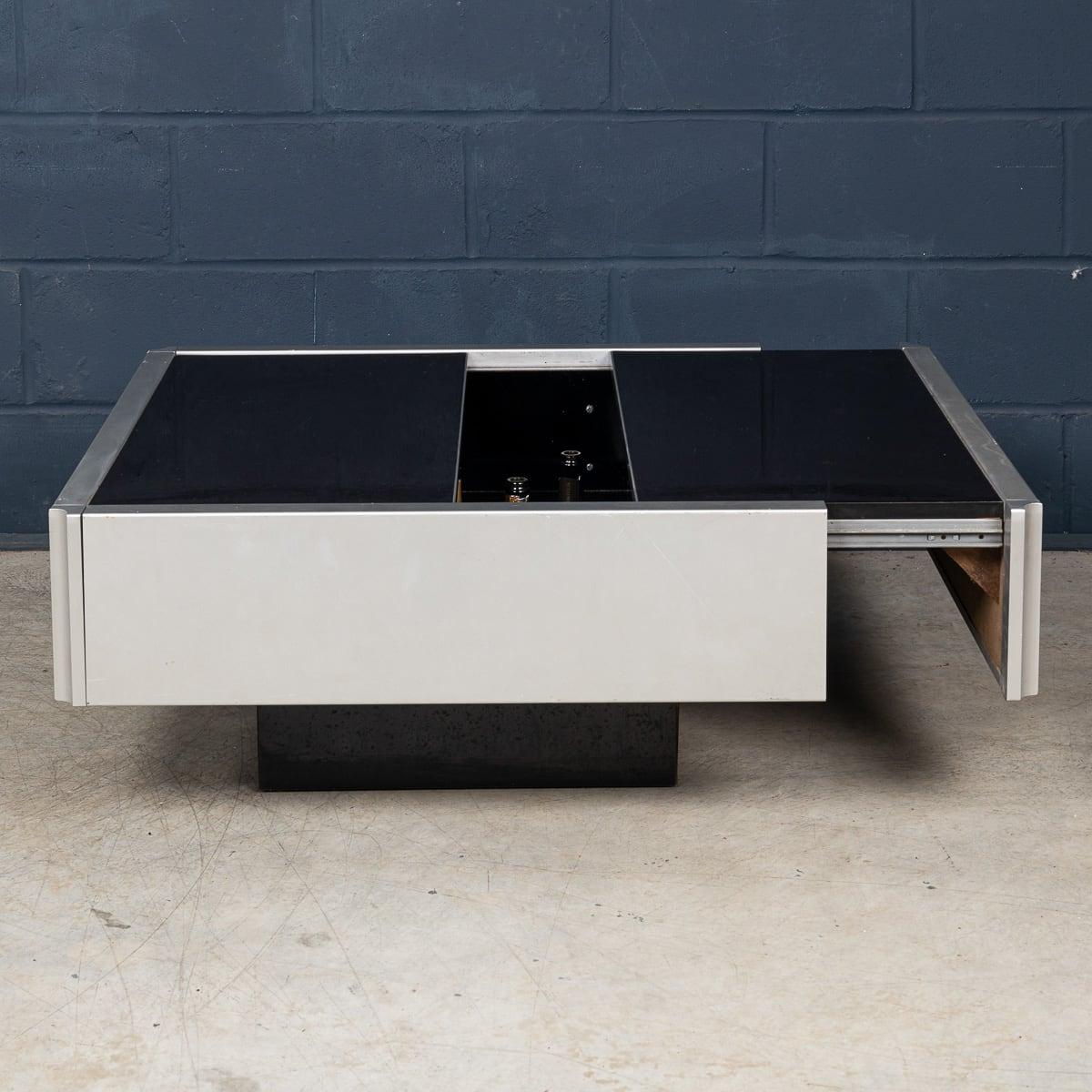 20thC Italian Coffee Table With Hidden Bar, In The Style Of Willy Rizzo c.1970 For Sale 1
