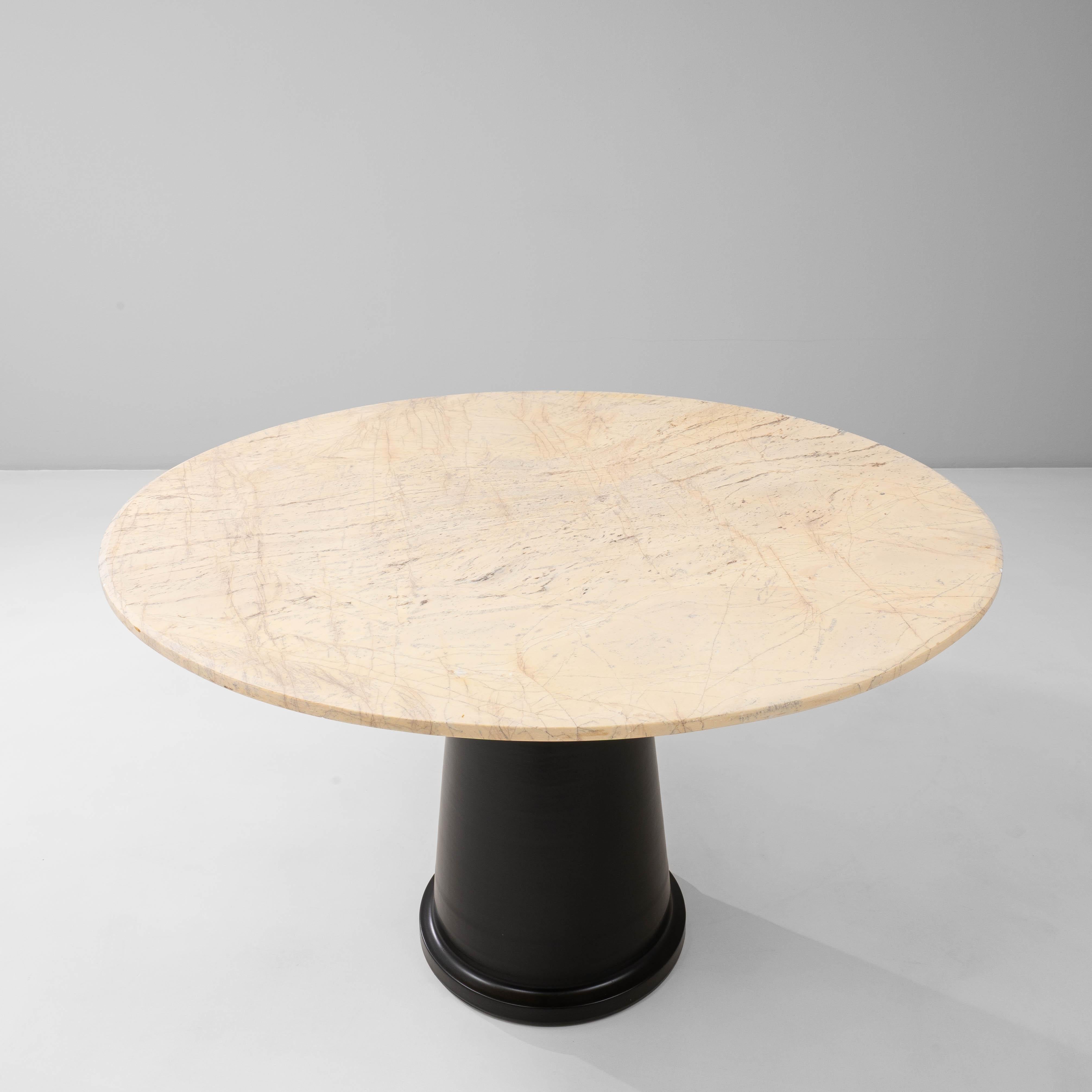 Table de salle à manger ronde contemporaine en fer du 20e siècle avec plateau en marbre en vente 4