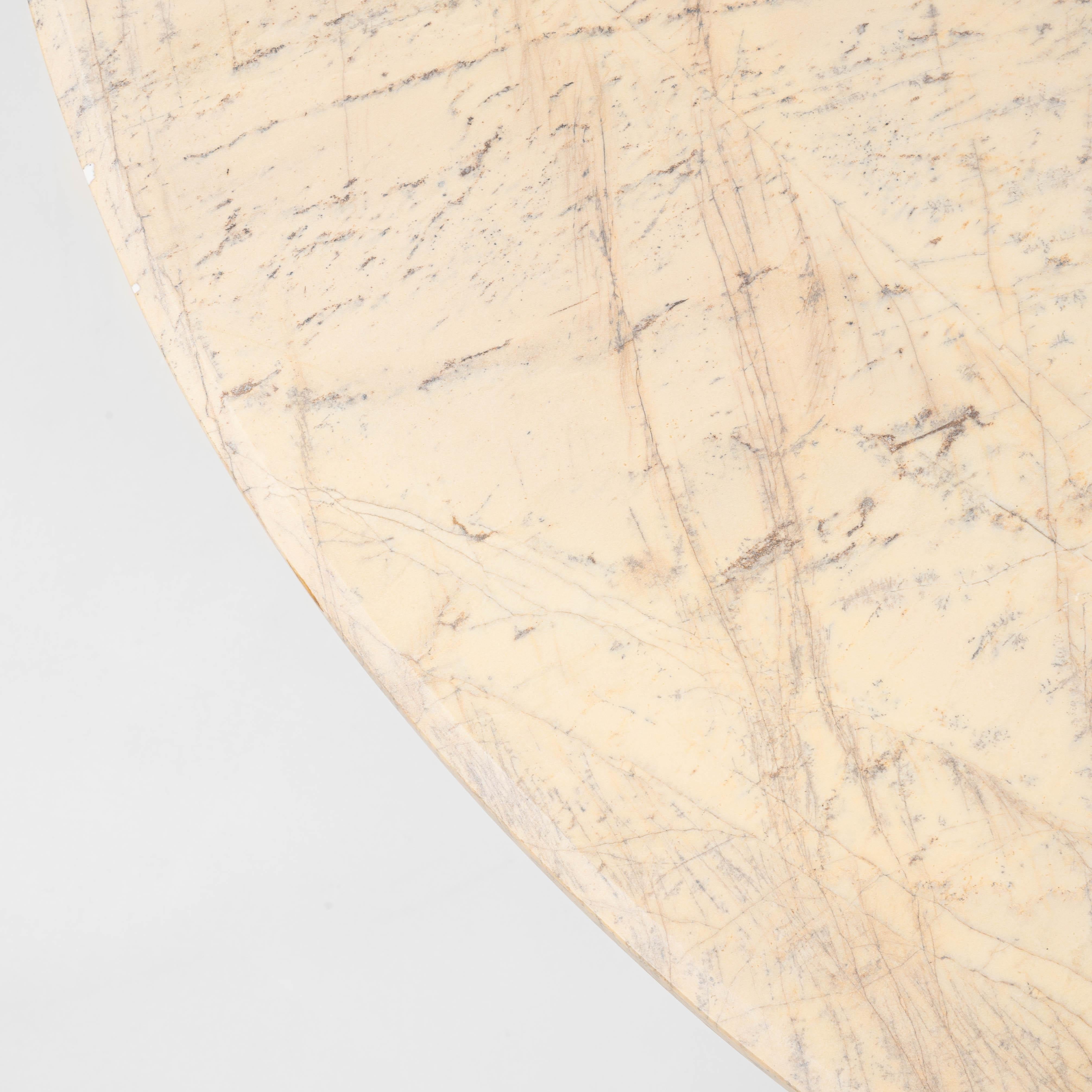 Table de salle à manger ronde contemporaine en fer du 20e siècle avec plateau en marbre en vente 5