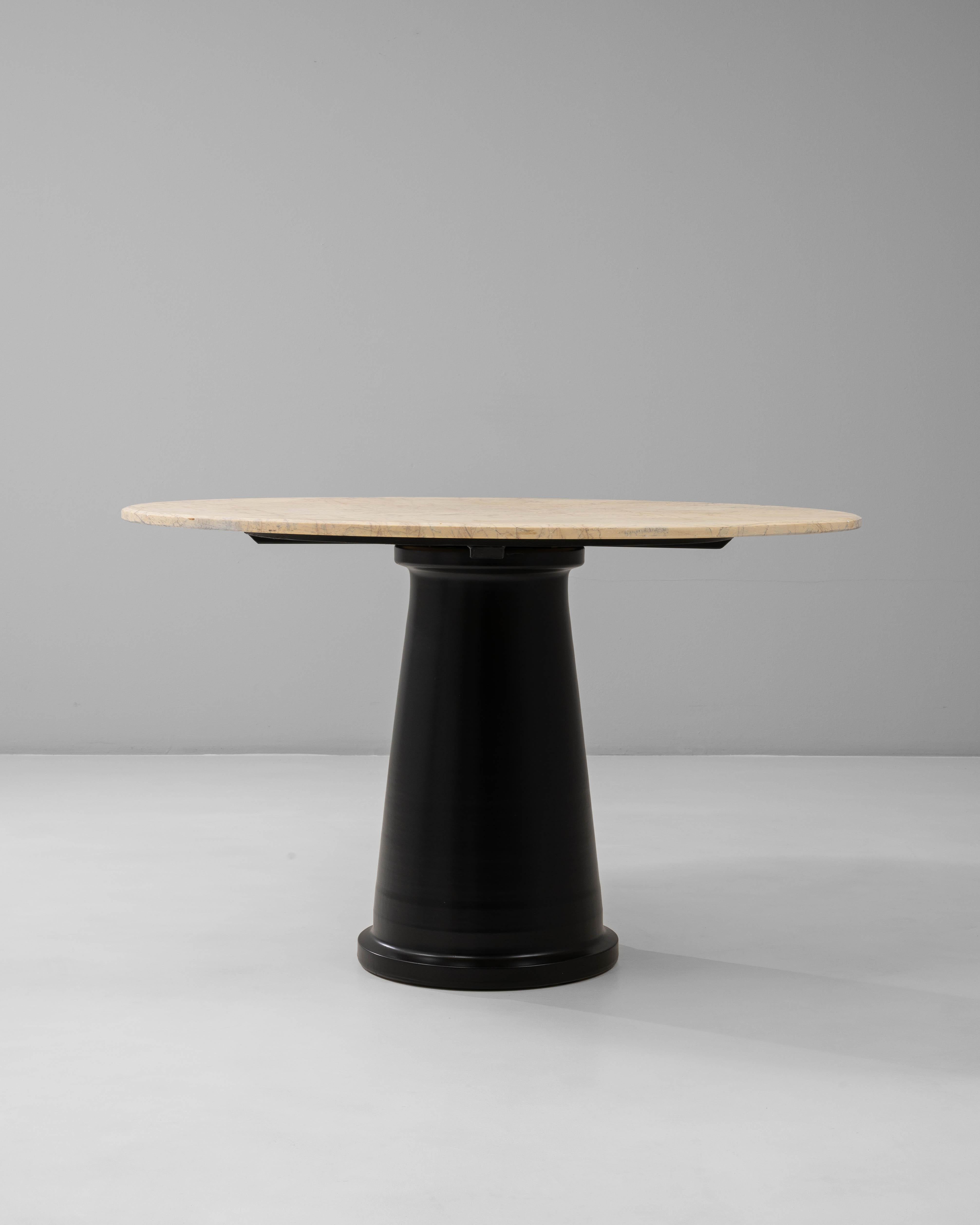 Fer Table de salle à manger ronde contemporaine en fer du 20e siècle avec plateau en marbre en vente