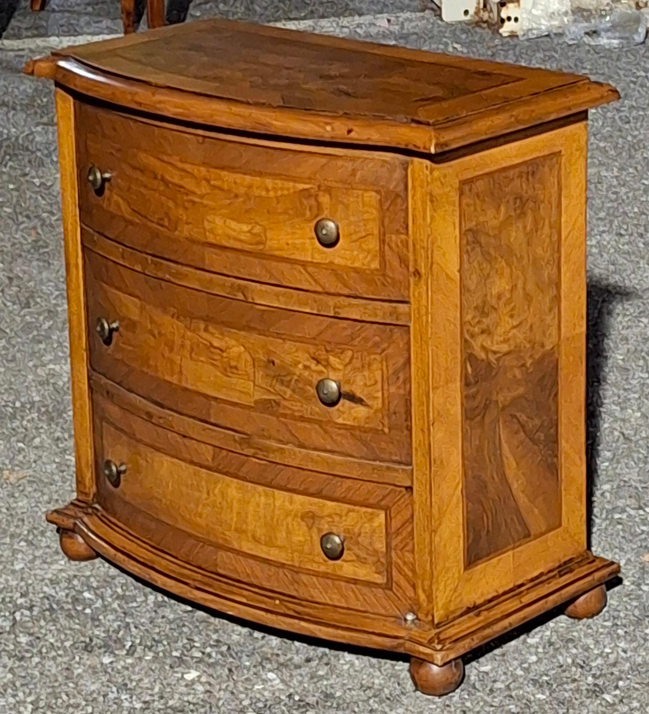 Varnished 20th Century Italian Crossbanded Walnut Side Cabinet For Sale