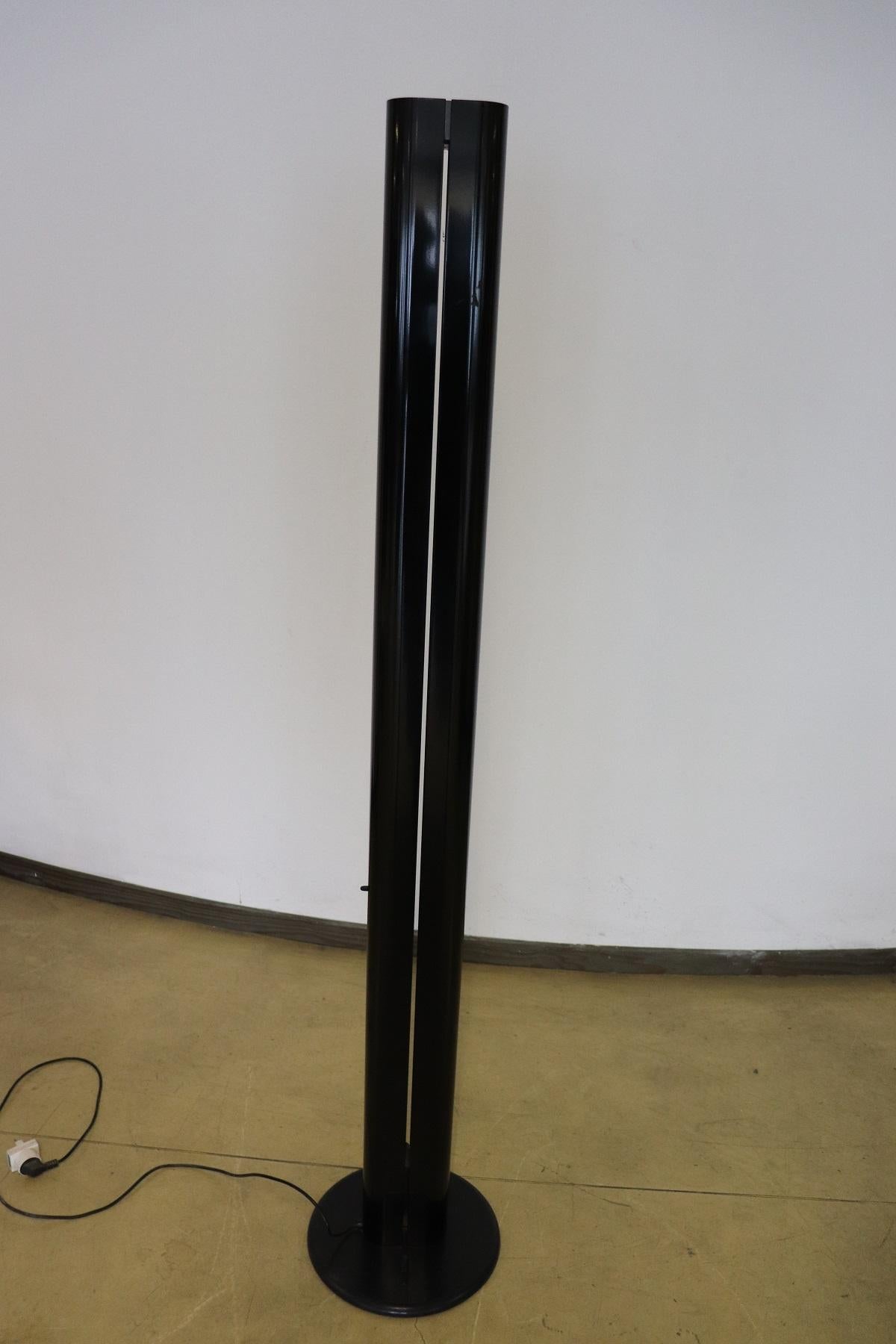 20th Century Italian Design Floor Lamp Megaron by Frattini for Artemide, 1970s In Fair Condition For Sale In Casale Monferrato, IT