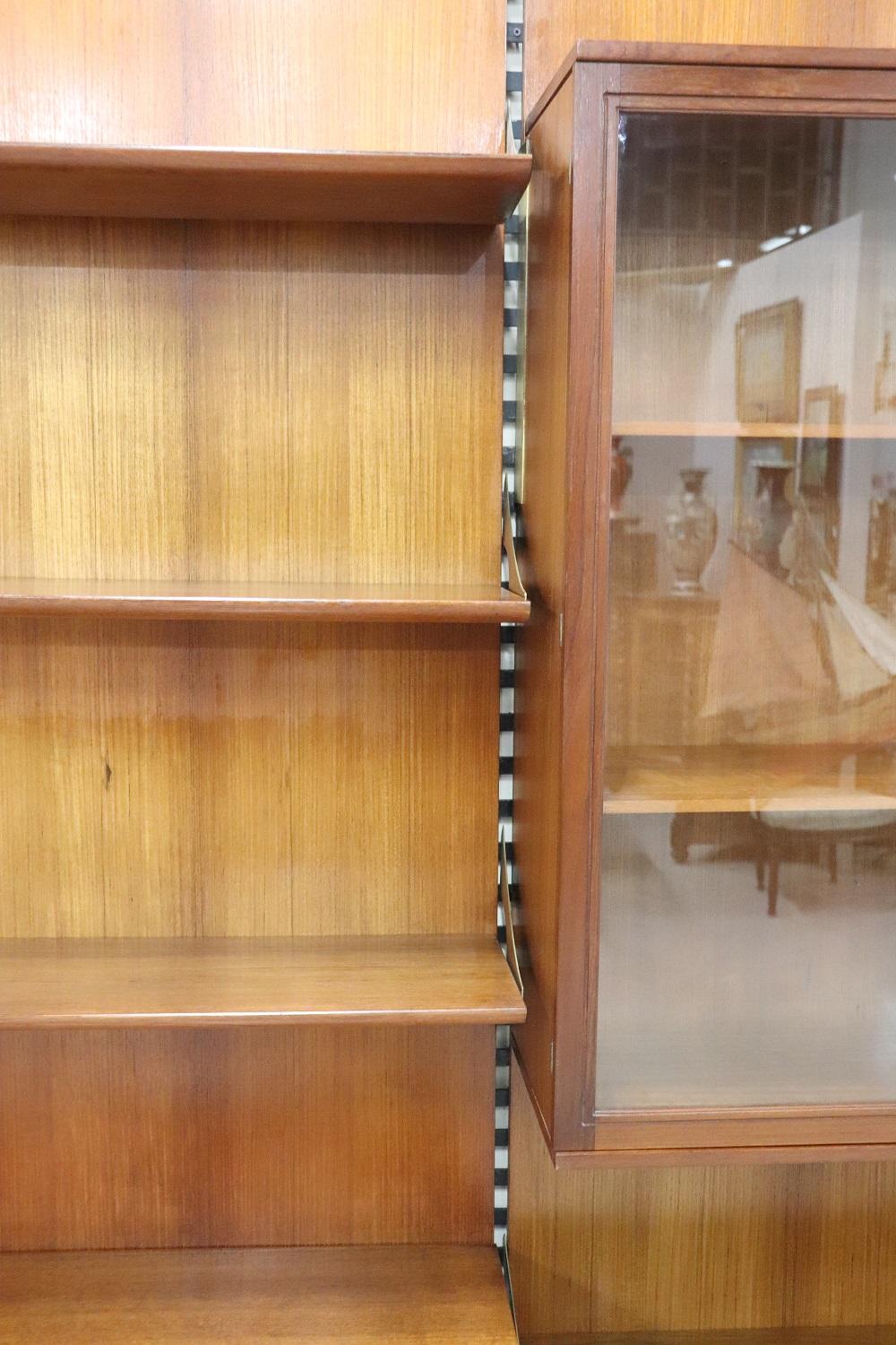 Mid-20th Century 20th Century Italian Design Modular Bookcase in Teak 1960s by Raffaella Crespi