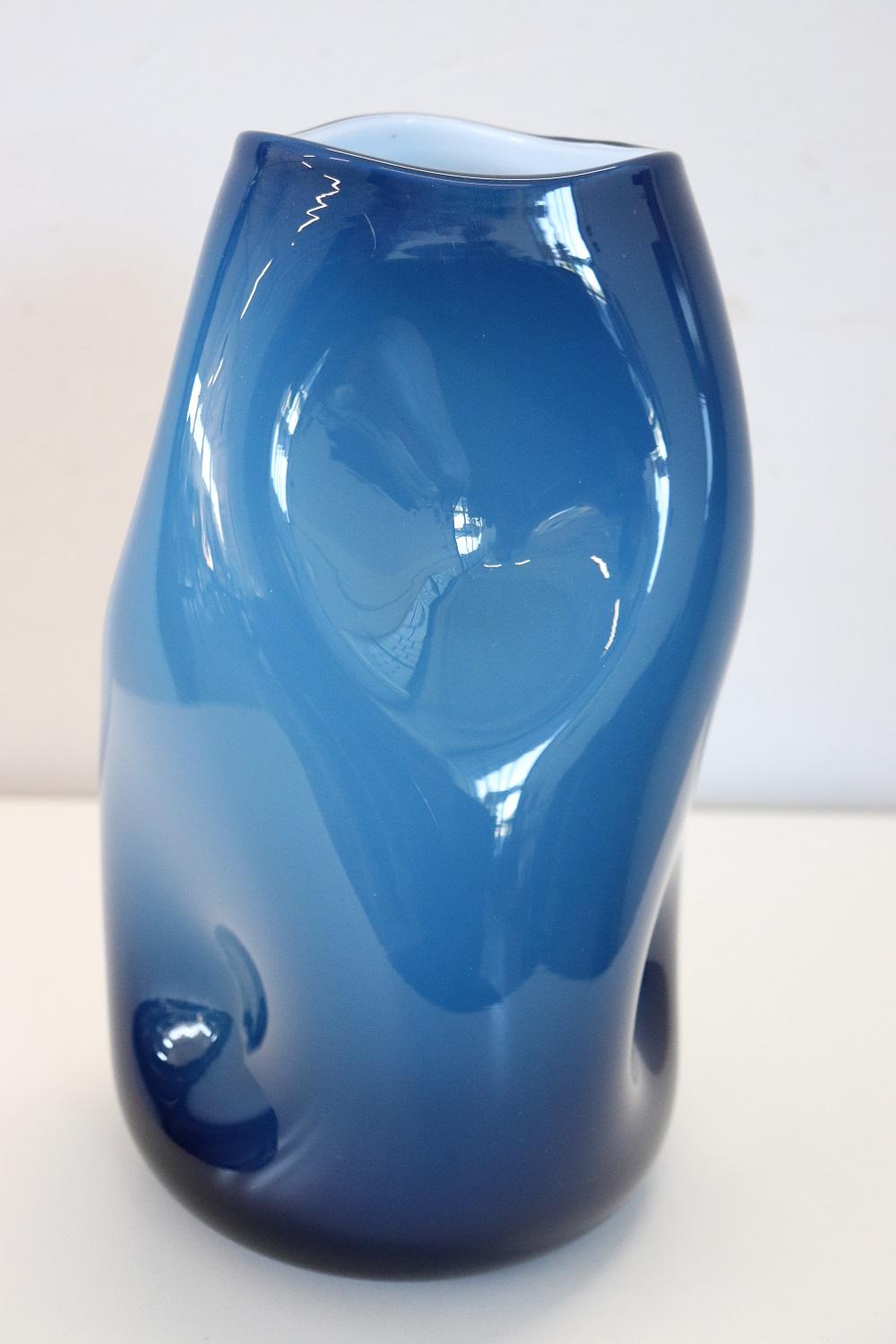 20th Century Italian Design Murano Artistic Glass Blue Vase In Excellent Condition In Casale Monferrato, IT