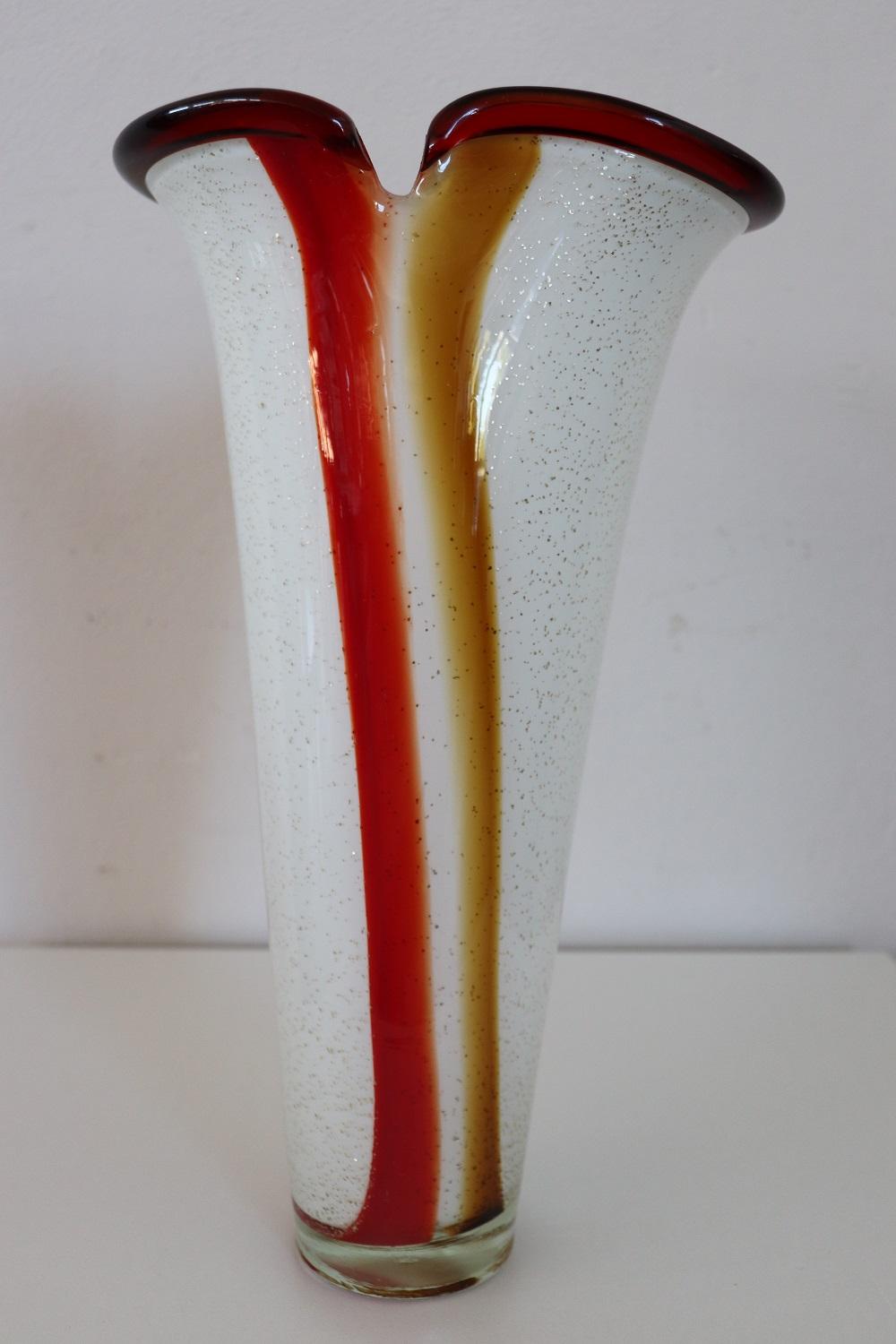 Grand vase en verre artistique de Murano de conception italienne du XXe siècle, années 1980 en vente 1