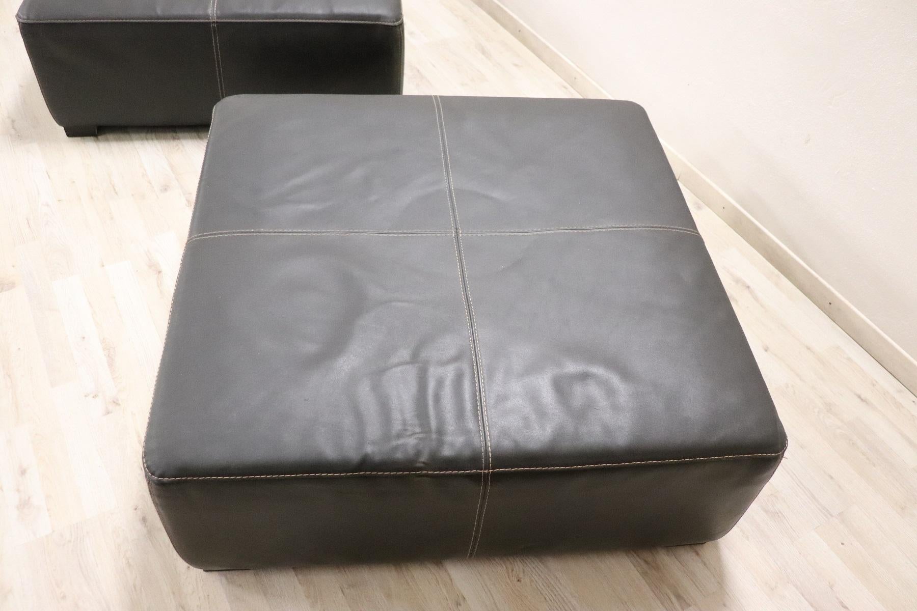 20th Century Italian Design Pair of Large Pouf in Black Leather In Good Condition In Casale Monferrato, IT