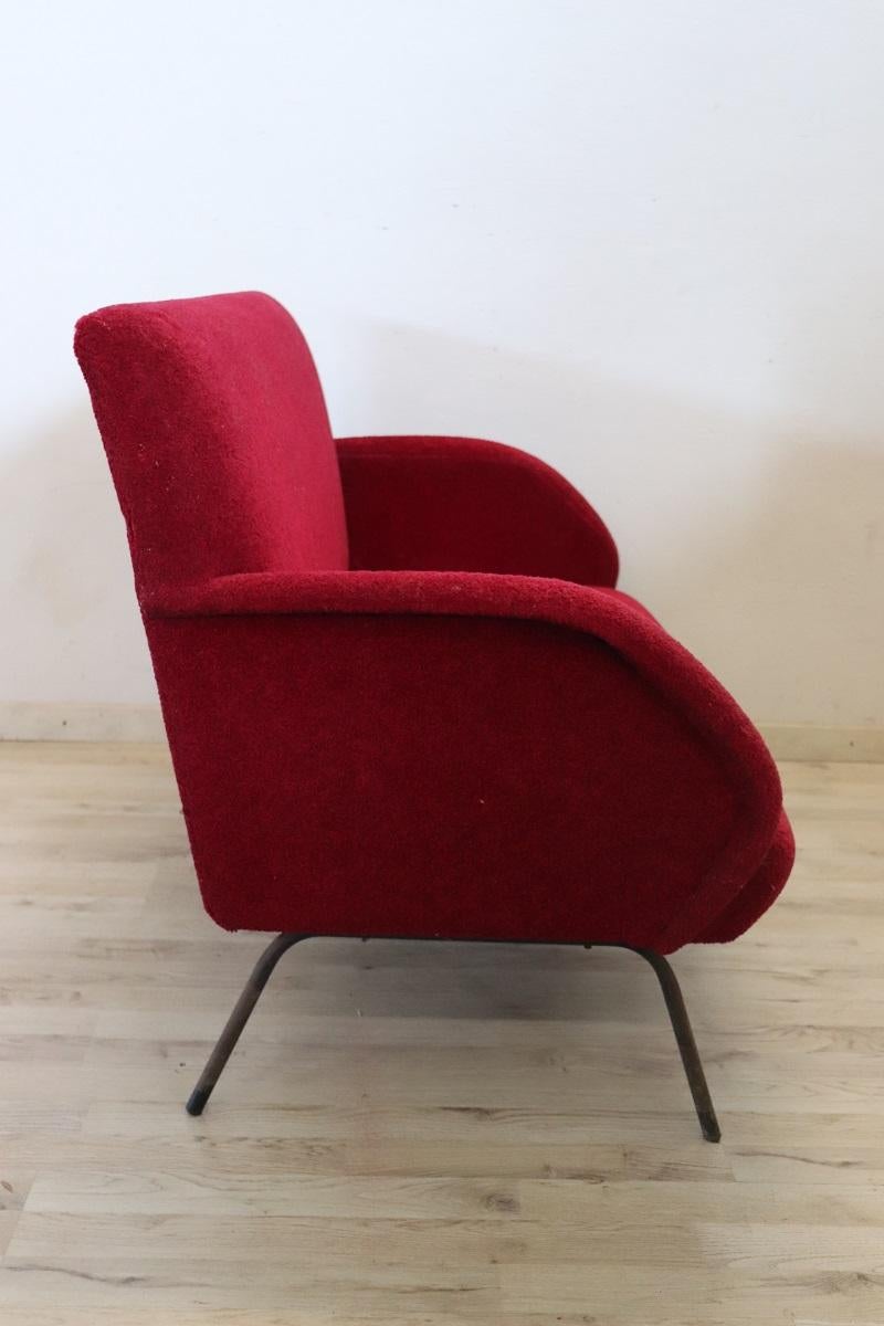 Mid-Century Modern Canapé rouge design italien du 20ème siècle, années 50 en vente
