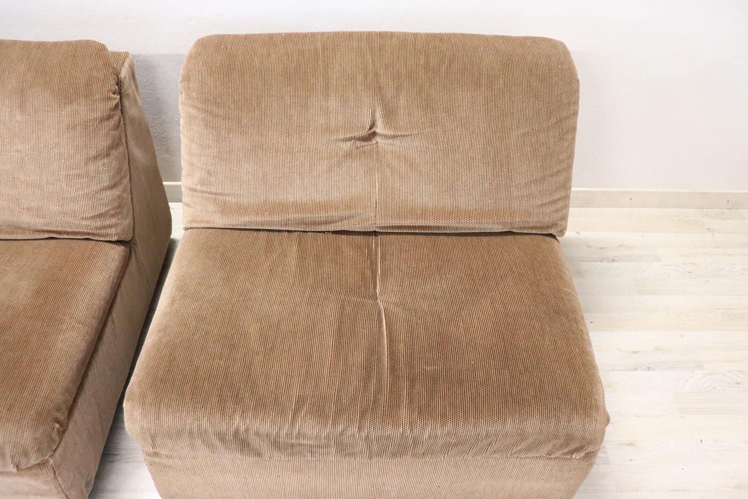 Modulares Sofa aus Samt im italienischen Design des 20. Jahrhunderts von Busnelli, 1970er Jahre im Angebot 8
