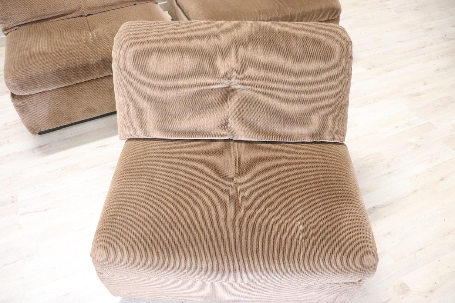 20th Century Italian Design Velvet Modular Sofa by Busnelli, 1970s For Sale 10