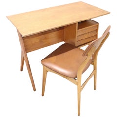 20th Century Italian Design Writing Desk with Chair by Gio Ponti, 1960s