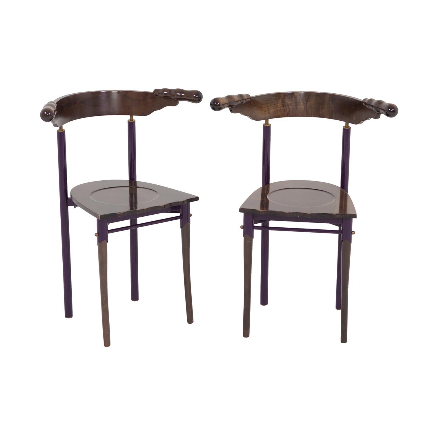 Hand-Carved 20th Century Italian Driade Pair of Jansky Walnut Side Chairs by Borek Sipek For Sale