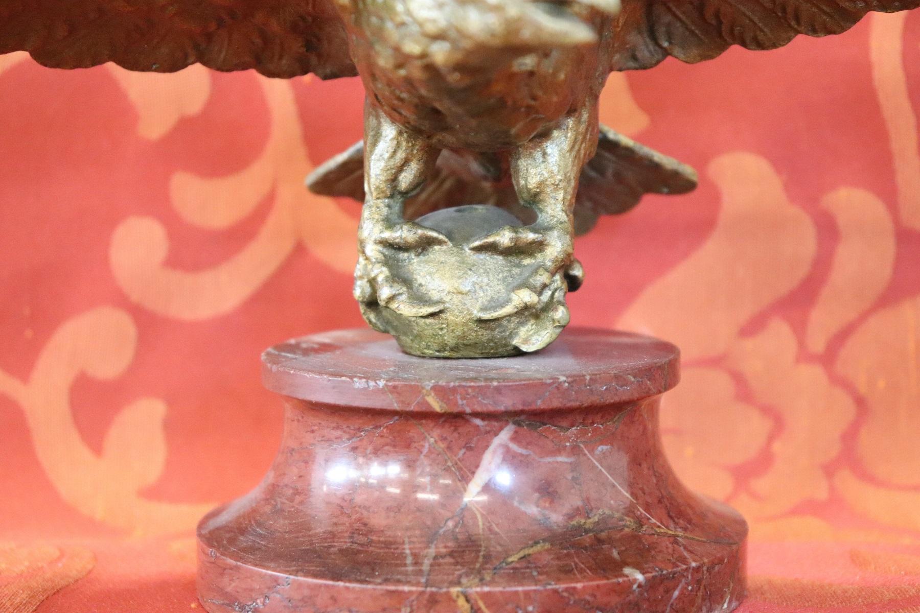 Beautiful sculpture in bonze made in Italy years, circa 1940s. Fine figure of eagle on marble base.
     
