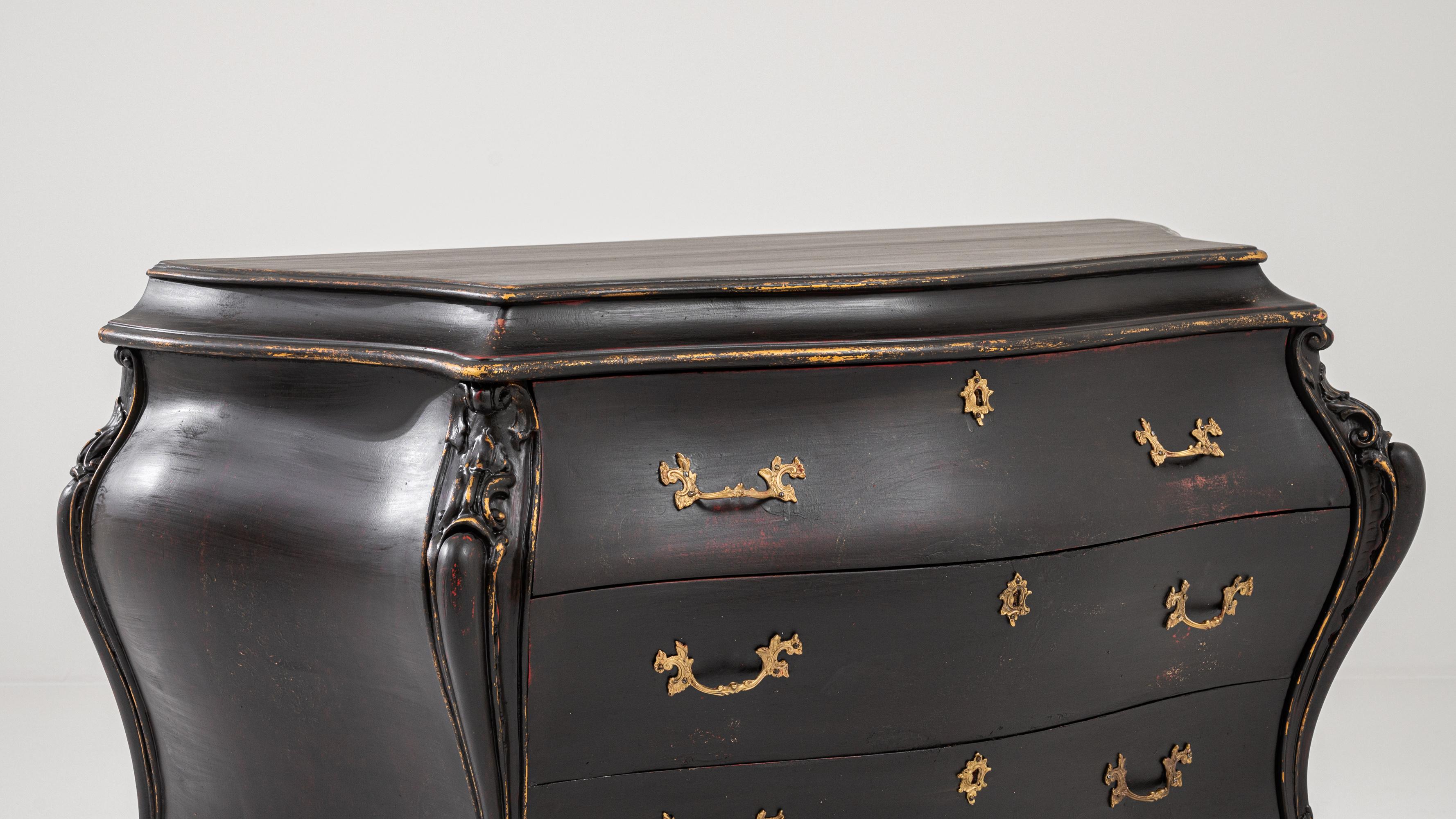 20th Century Italian Ebonized Chest of Drawers For Sale 4