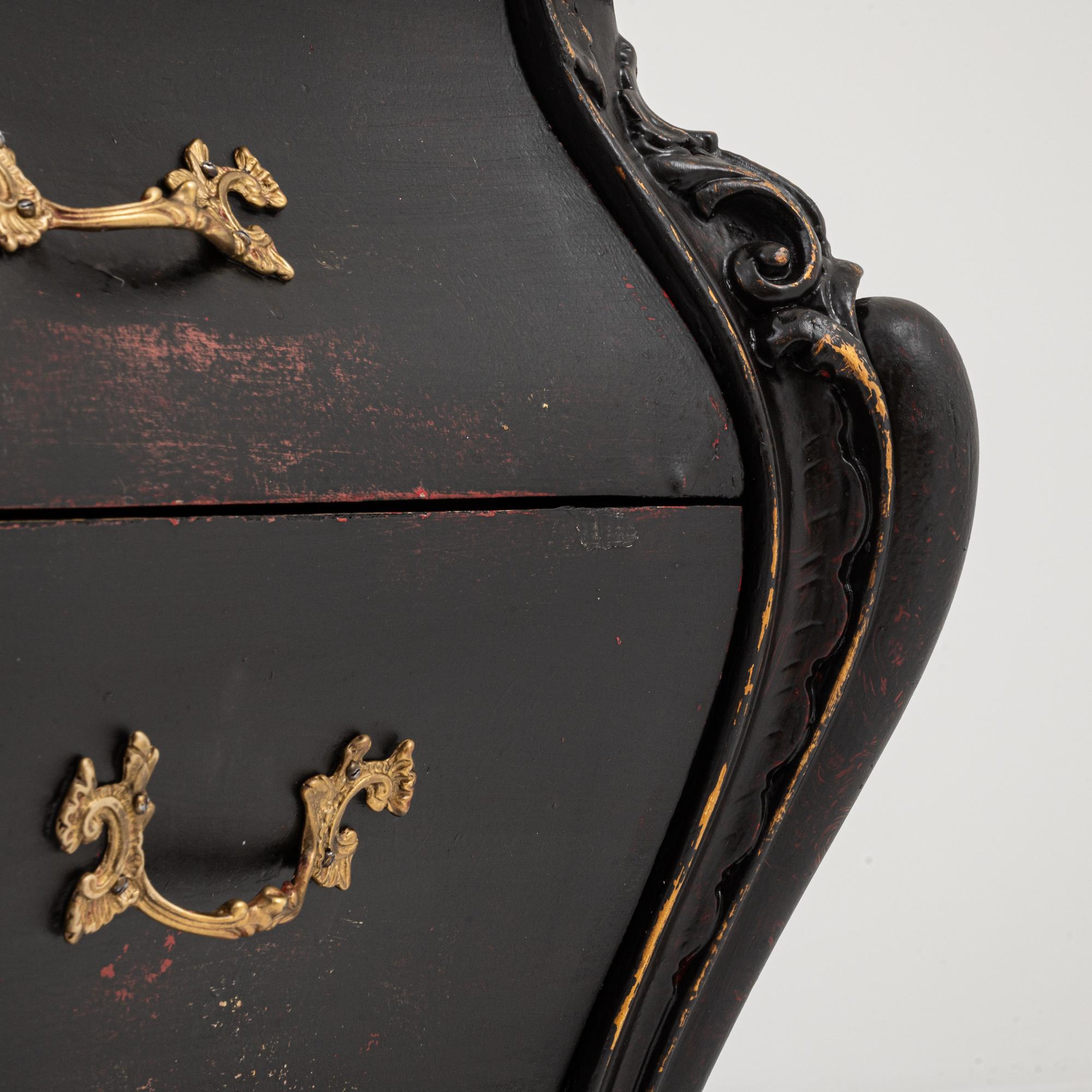 20th Century Italian Ebonized Chest of Drawers For Sale 6