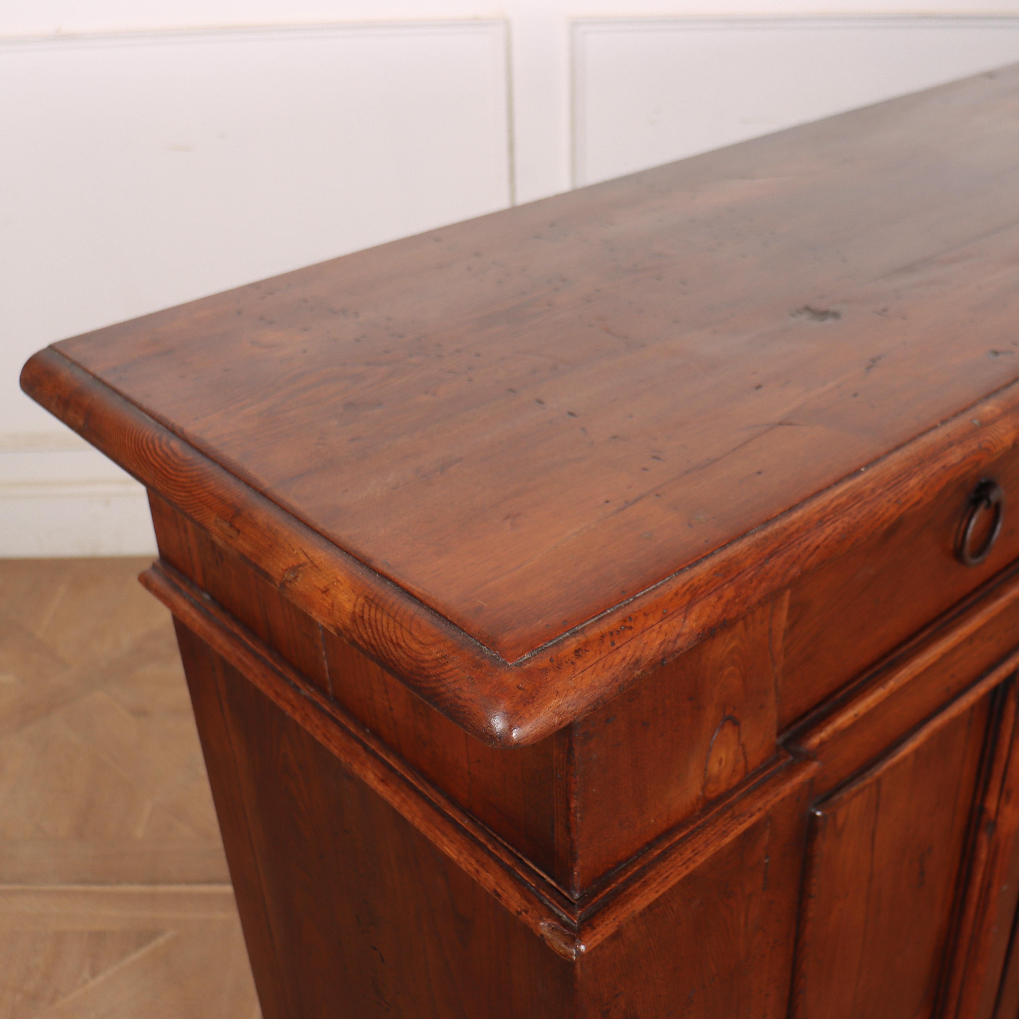 Buffet in olmo italiano del XX secolo in vendita 9