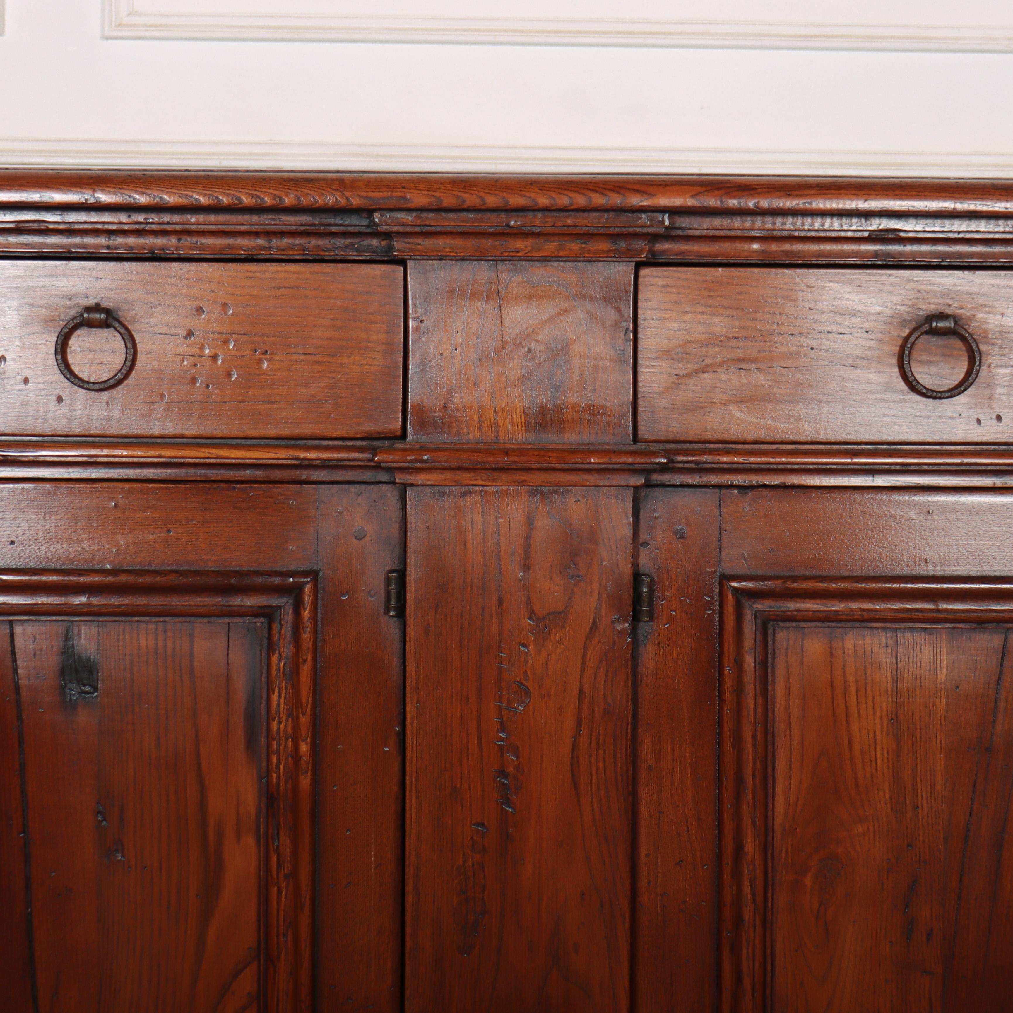 Buffet in olmo italiano del XX secolo In condizioni buone in vendita a Leamington Spa, Warwickshire