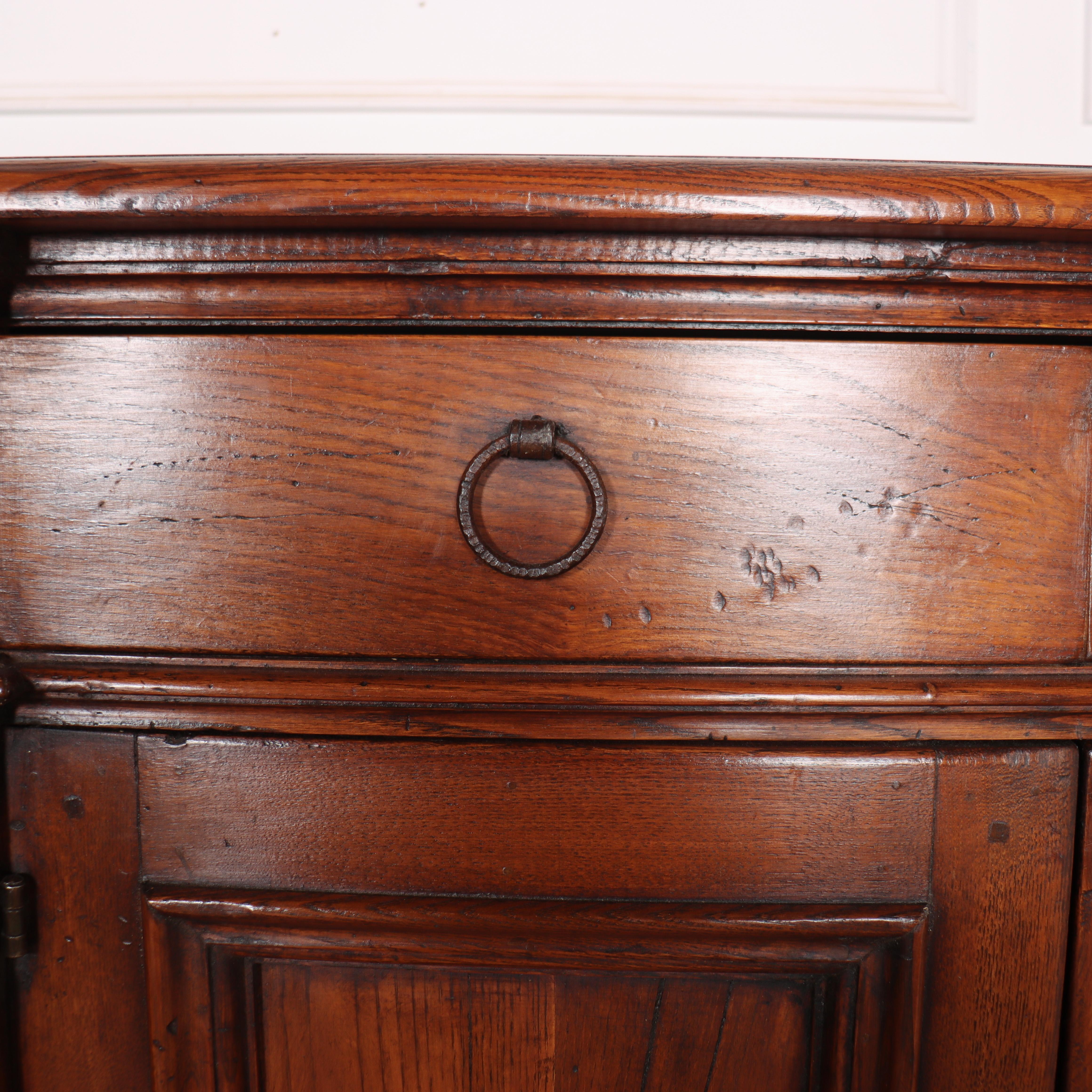 Buffet in olmo italiano del XX secolo in vendita 3