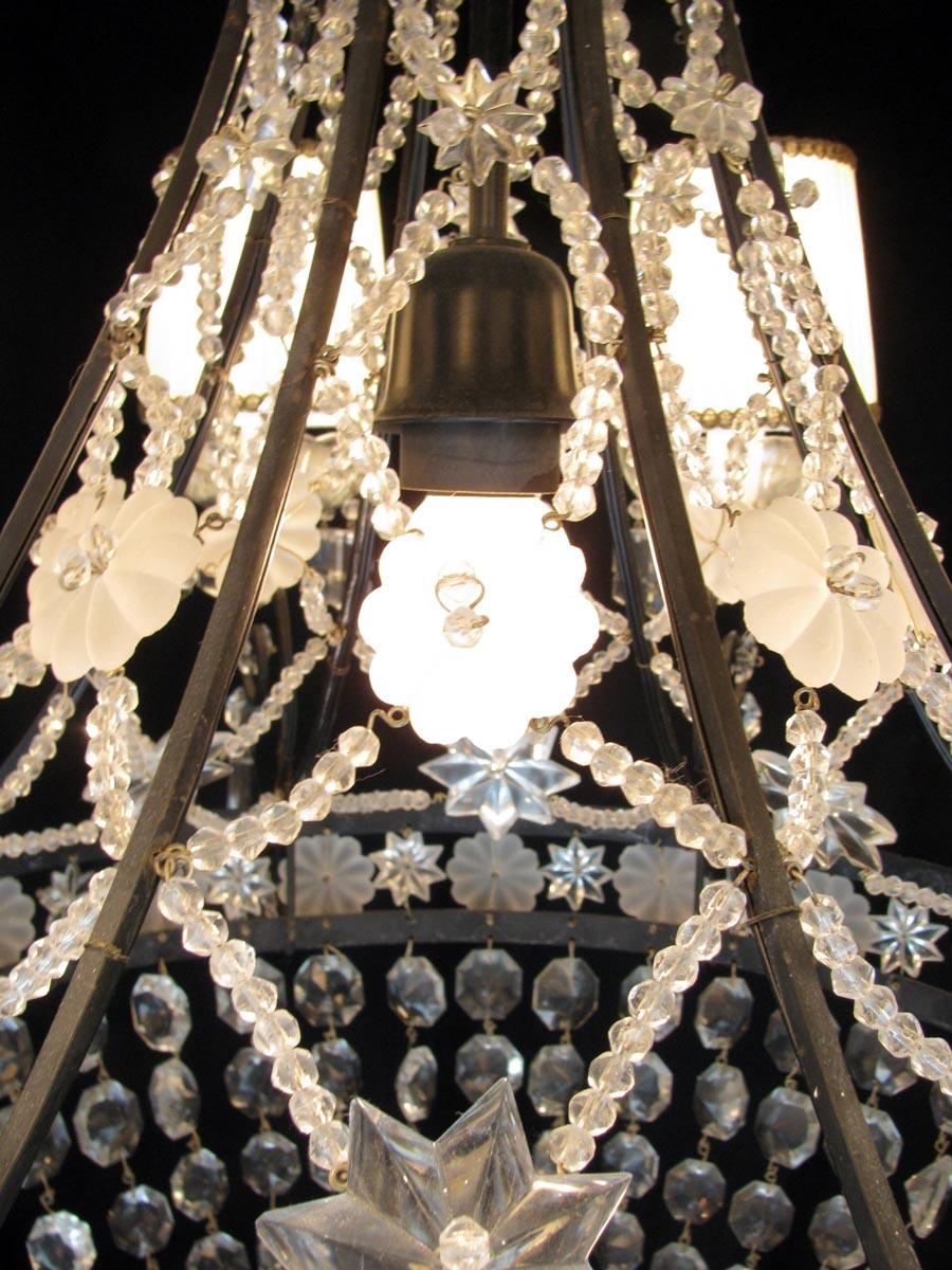 Kronleuchter aus Kristall und schwarzem Eisen im italienischen Empire-Stil des 20. Jahrhunderts im Zustand „Gut“ im Angebot in Milan, IT