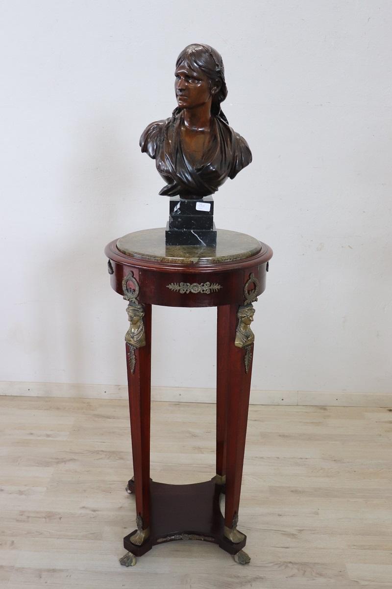 Guéridon in legno stile Impero del XX secolo con piano in bronzo e marmo in vendita 2