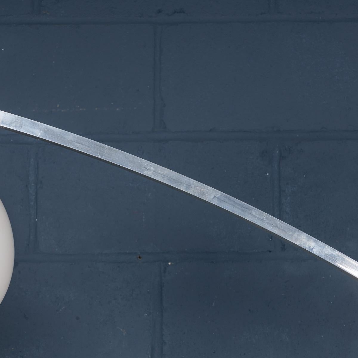 Lampadaire à arc extensible italien du 20ème siècle, vers 1970 en vente 6