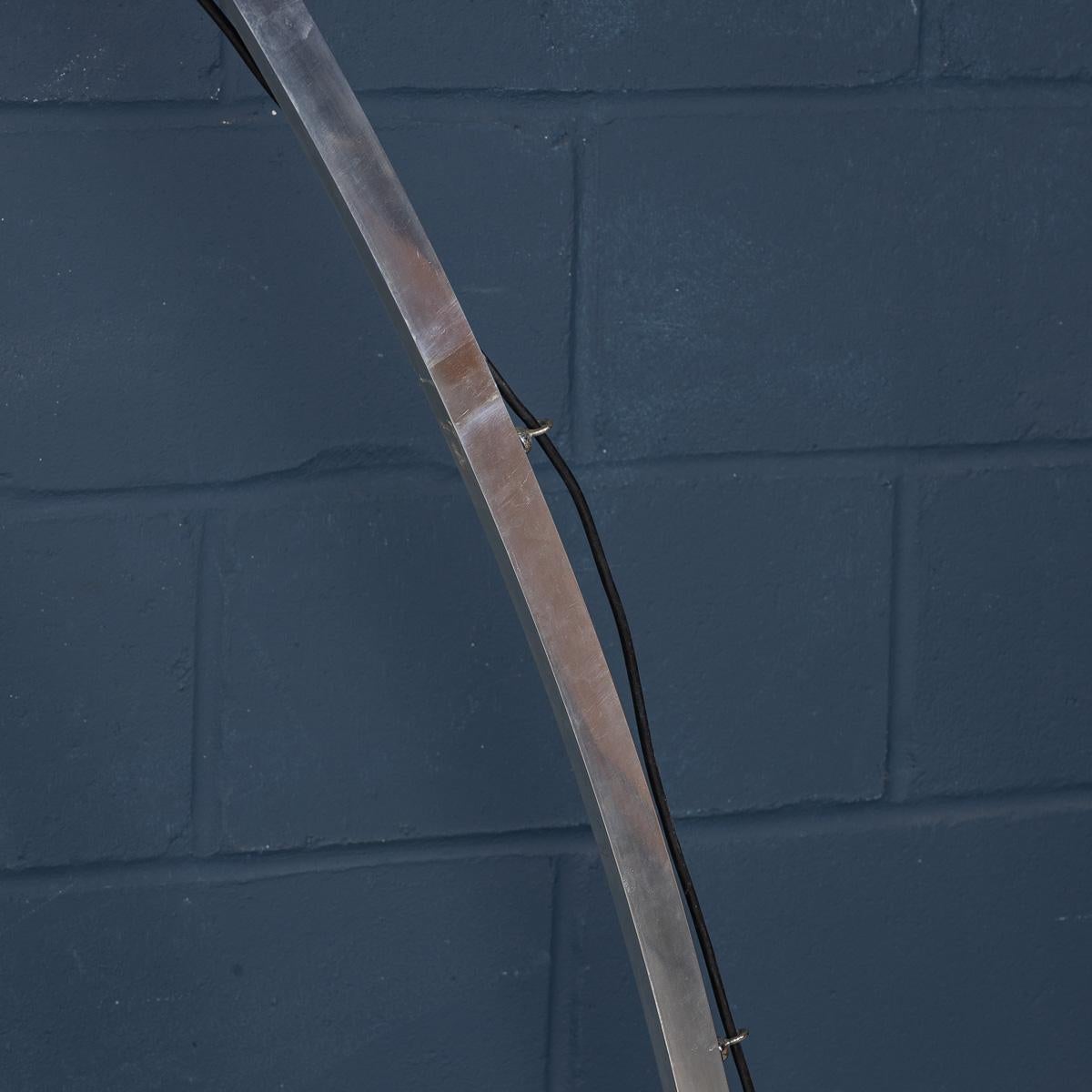 Lampadaire à arc extensible italien du 20ème siècle, vers 1970 en vente 10