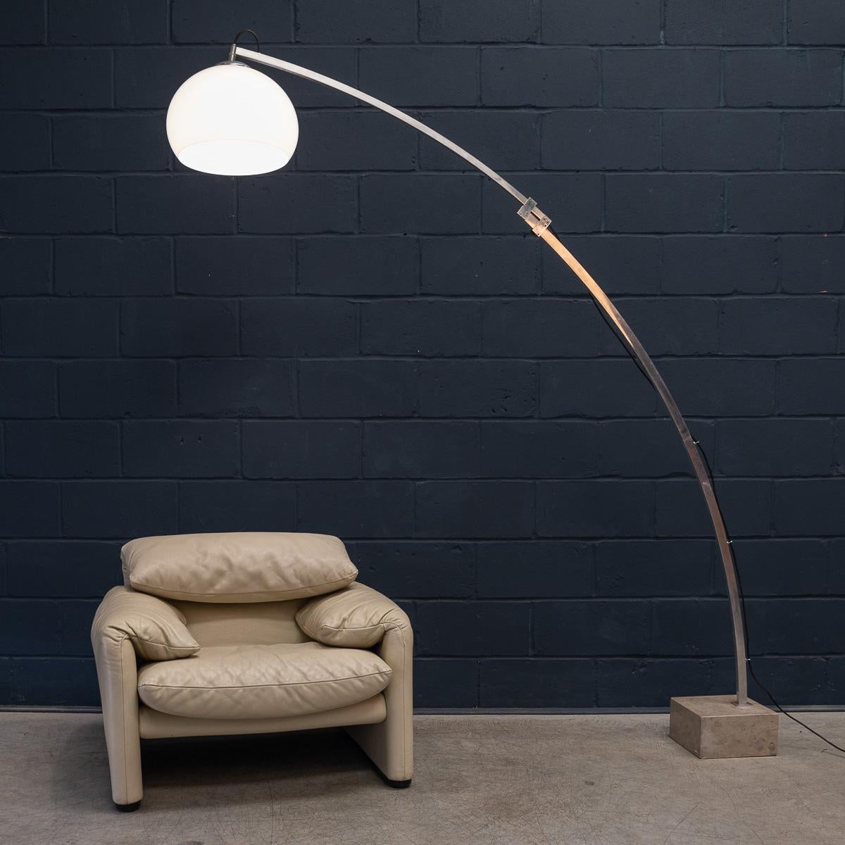 Autre Lampadaire à arc extensible italien du 20ème siècle, vers 1970 en vente