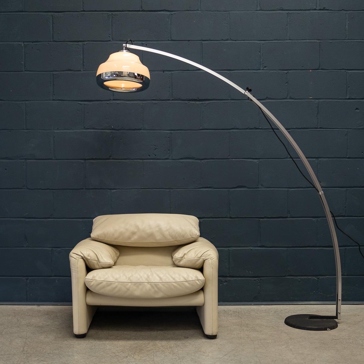 Autre Lampadaire à arc extensible italien du 20ème siècle, vers 1970 en vente