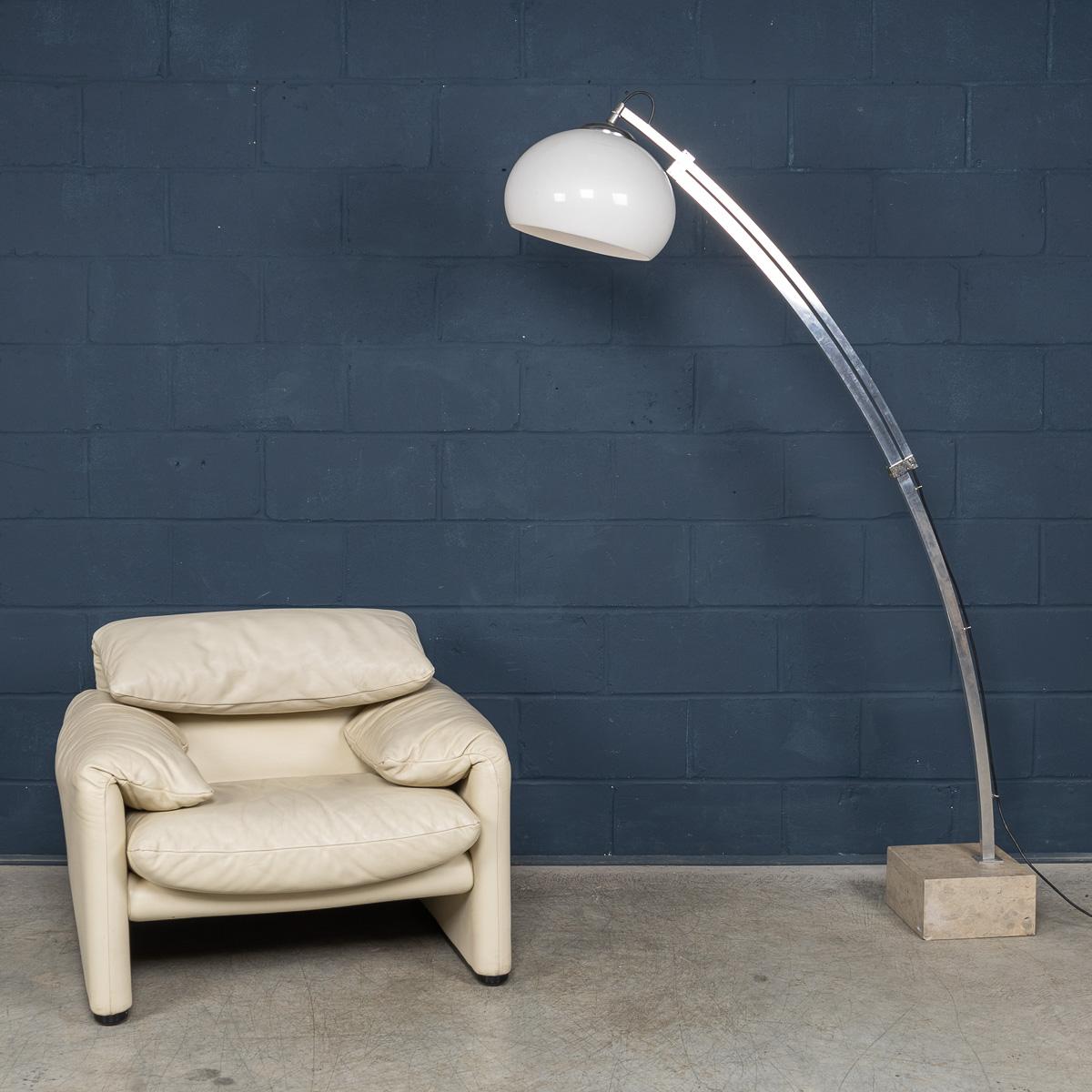 20ième siècle Lampadaire à arc extensible italien du 20ème siècle, vers 1970 en vente