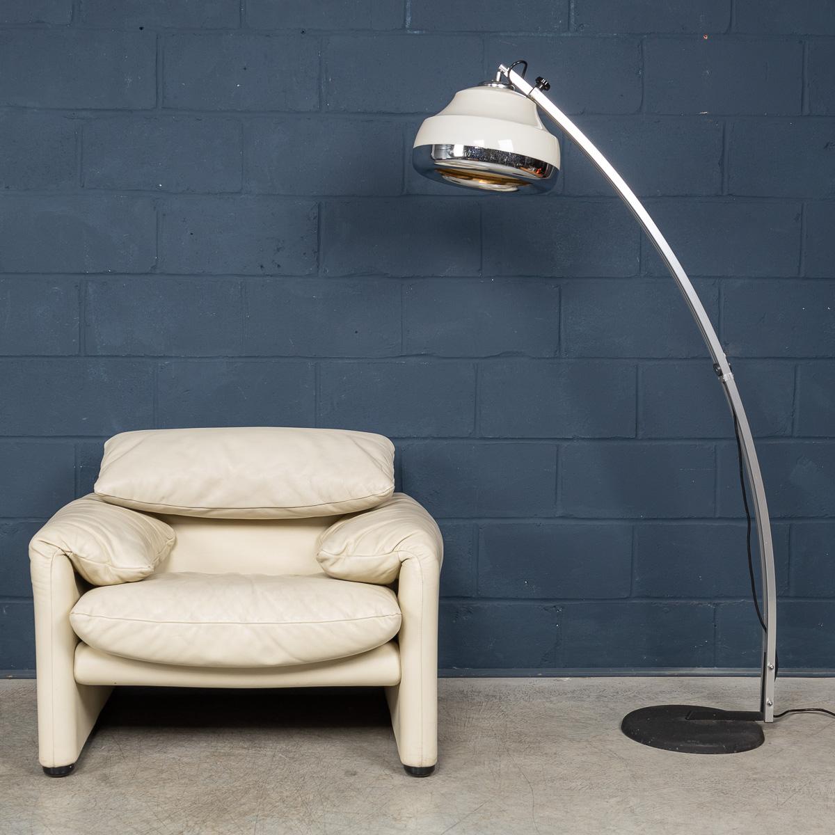 20ième siècle Lampadaire à arc extensible italien du 20ème siècle, vers 1970 en vente